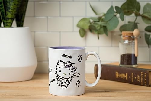 Miniatura 123 de Silver Buffalo Sanrio Hello Kitty and Friends Kuromi Poses - Taza de cerámica, 20 onzas