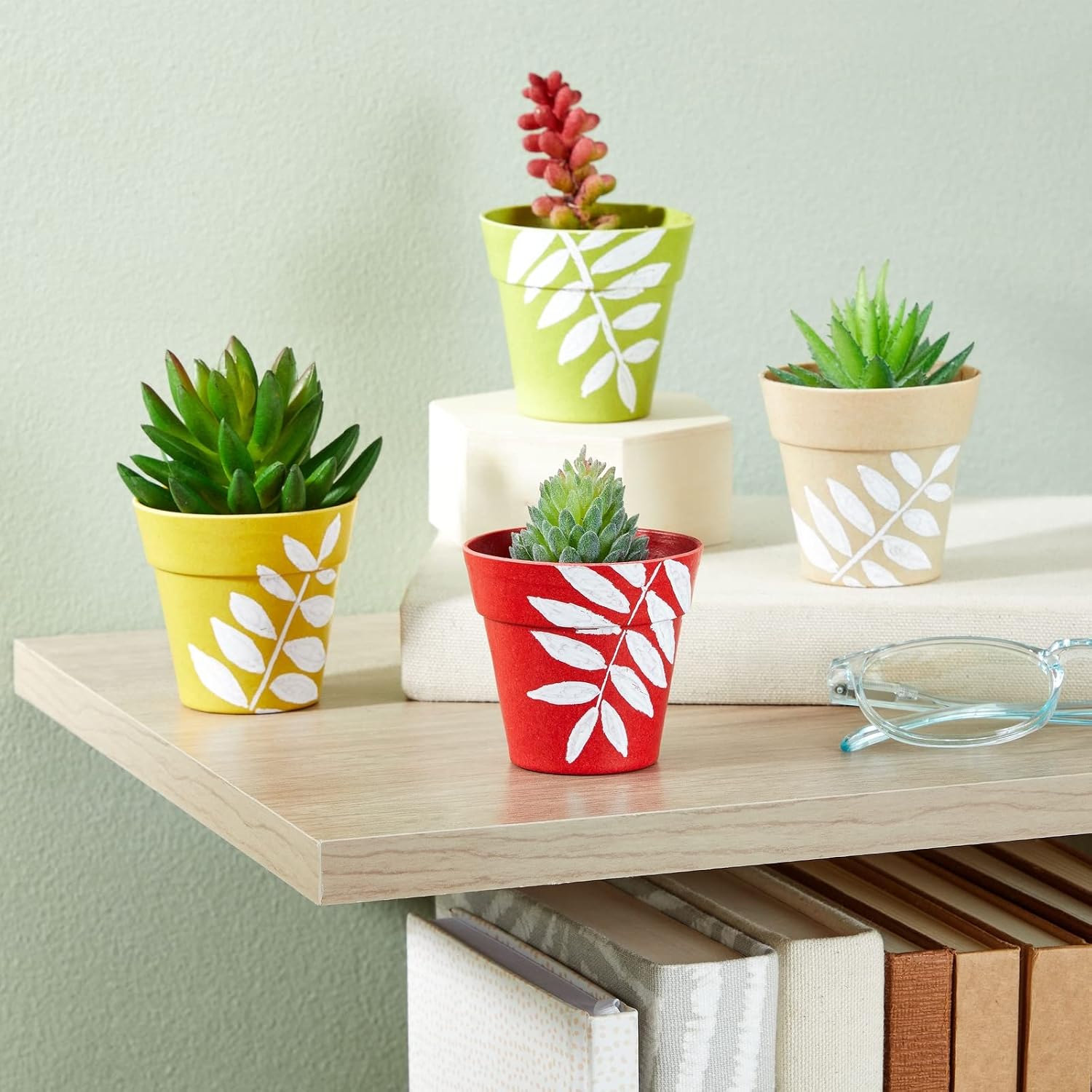 Juvale 24 Pack Tiny Plastic Pots for Plants 1.5 Inch, Mini Planters for Flowers, Succulents (4 Colors)