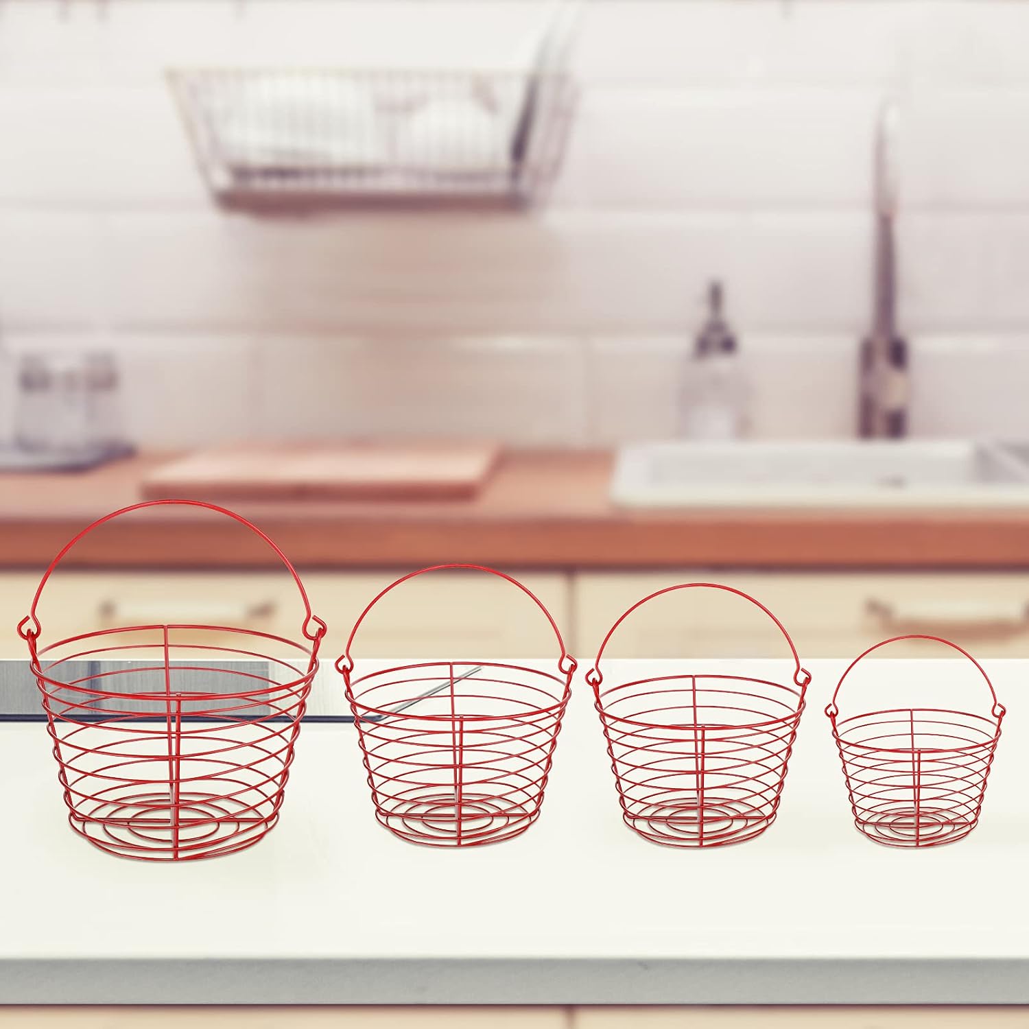 4 Pieces Egg Baskets for Collecting Fresh Eggs with Handle Chicken Wire Egg Basket Metal Storage Basket for Gathering Transporting Eggs Fruit Food Farmhouse Kitchen Decoration 4 Size(Red)