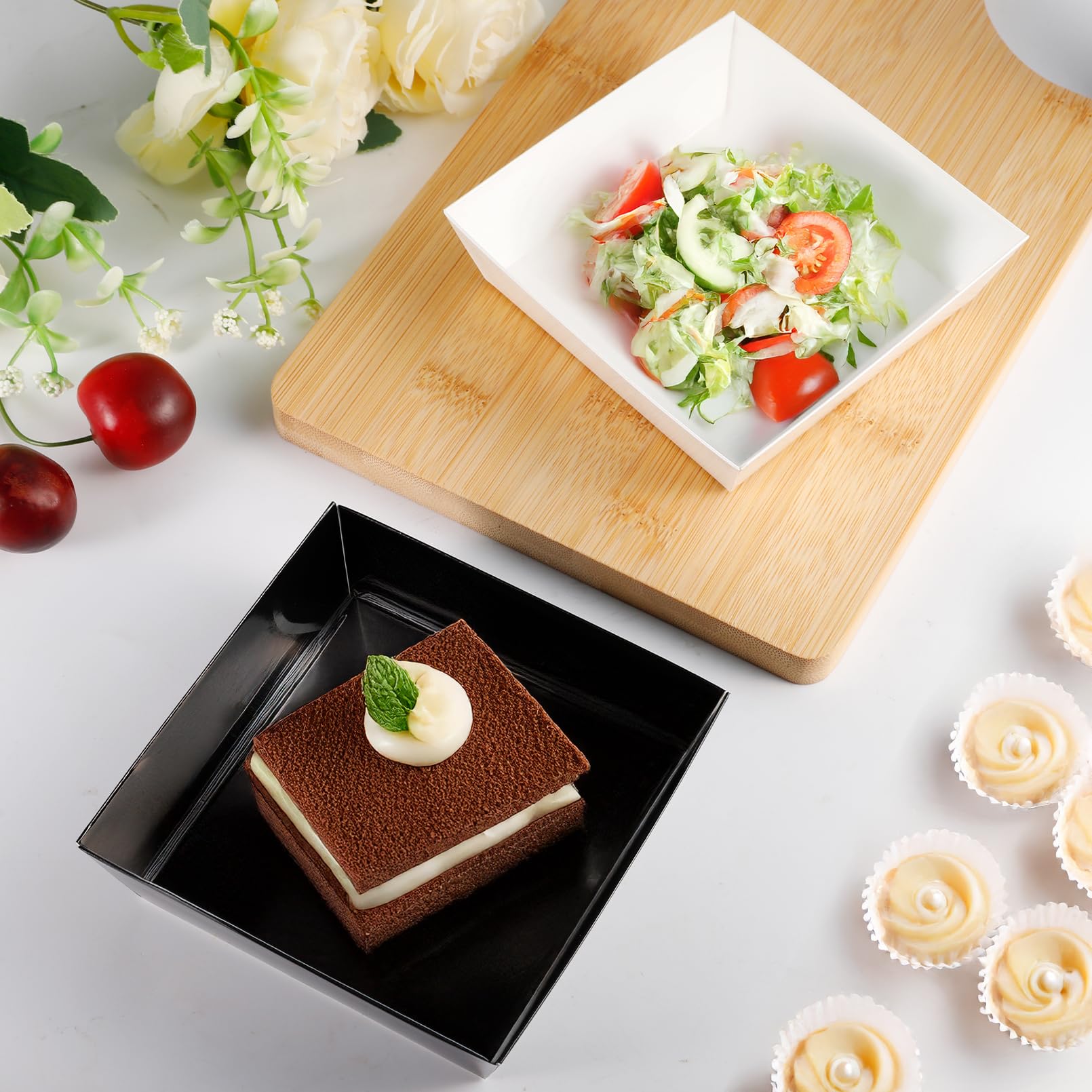 100 Stück Papier Charcuterie Boxen,10x10cm Kuchenschachteln mit Transparentem Deckel, Quadratische To-Go-Lebensmittelbehälter, Wiederverwendbar Dessertboxen für Sandwich Desserts Partys (Weiß)