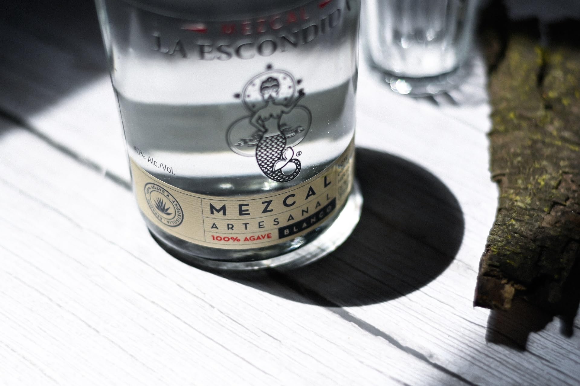 La Escondida Mezcal Artesanal Blanco 40% Vol. 0,7l in Giftbox
