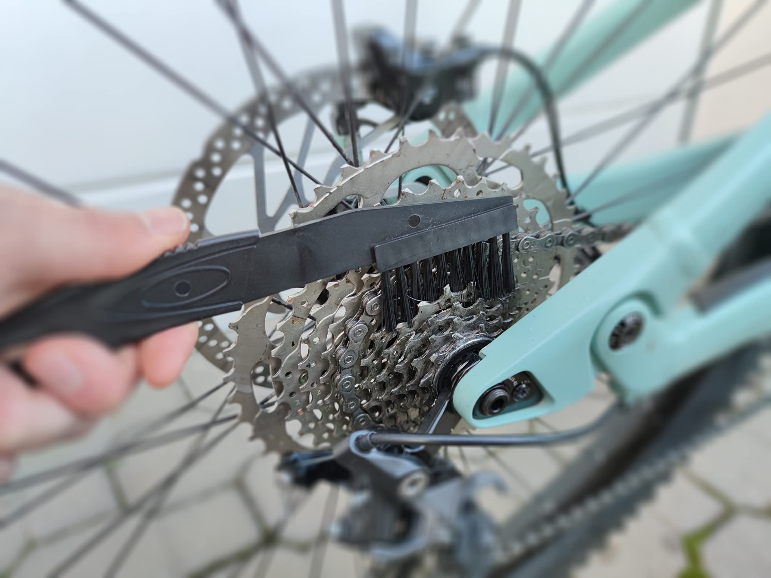 Bike Champ Kit De Nettoyage Vélo Et VTT - Brosse à Eau, Chiffon Microfibre, Nettoyeur Cassette Et Brosse Fine - Entretien Complet