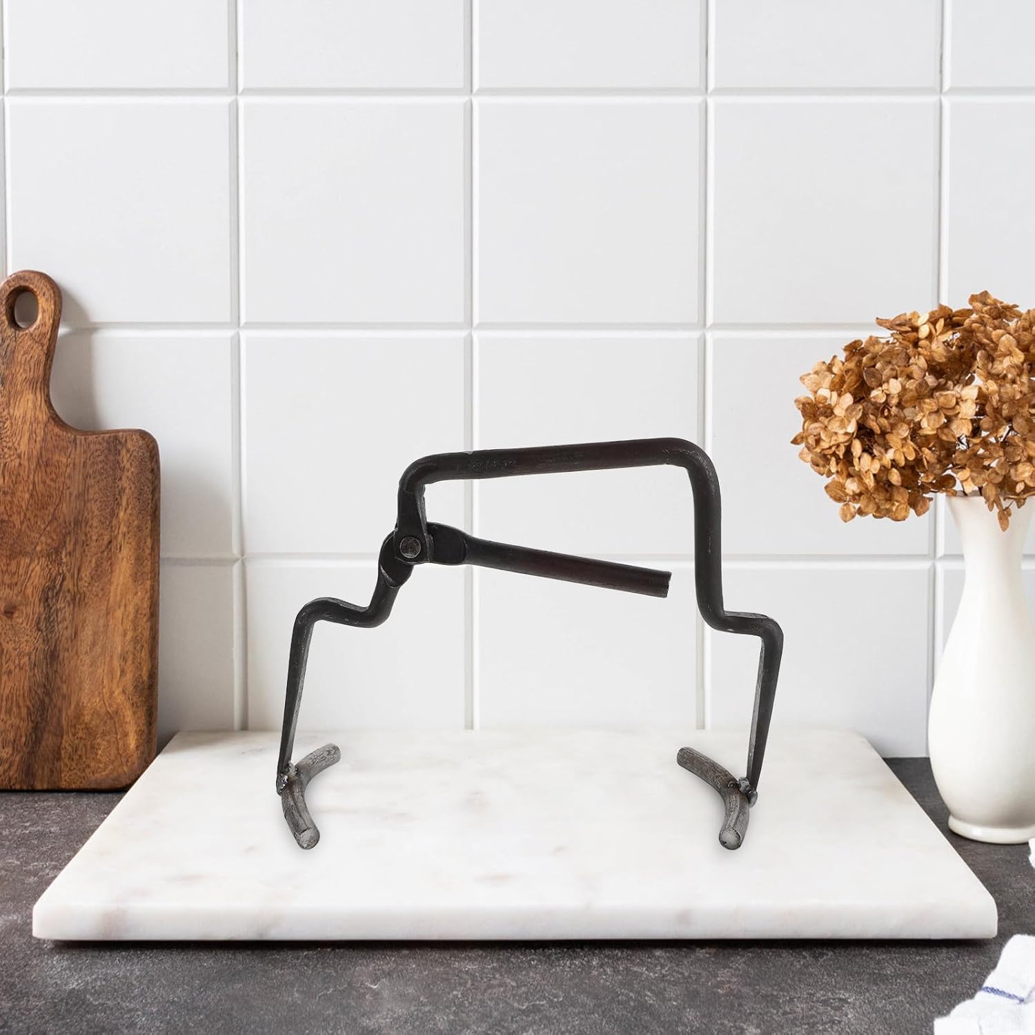 Iron Pot Lifter Tongs Pot Clip Heat Resistant Metal Cooking Clamp for 18cm and Jars Kitchen Accessory for Safe Hot Cookware Handling