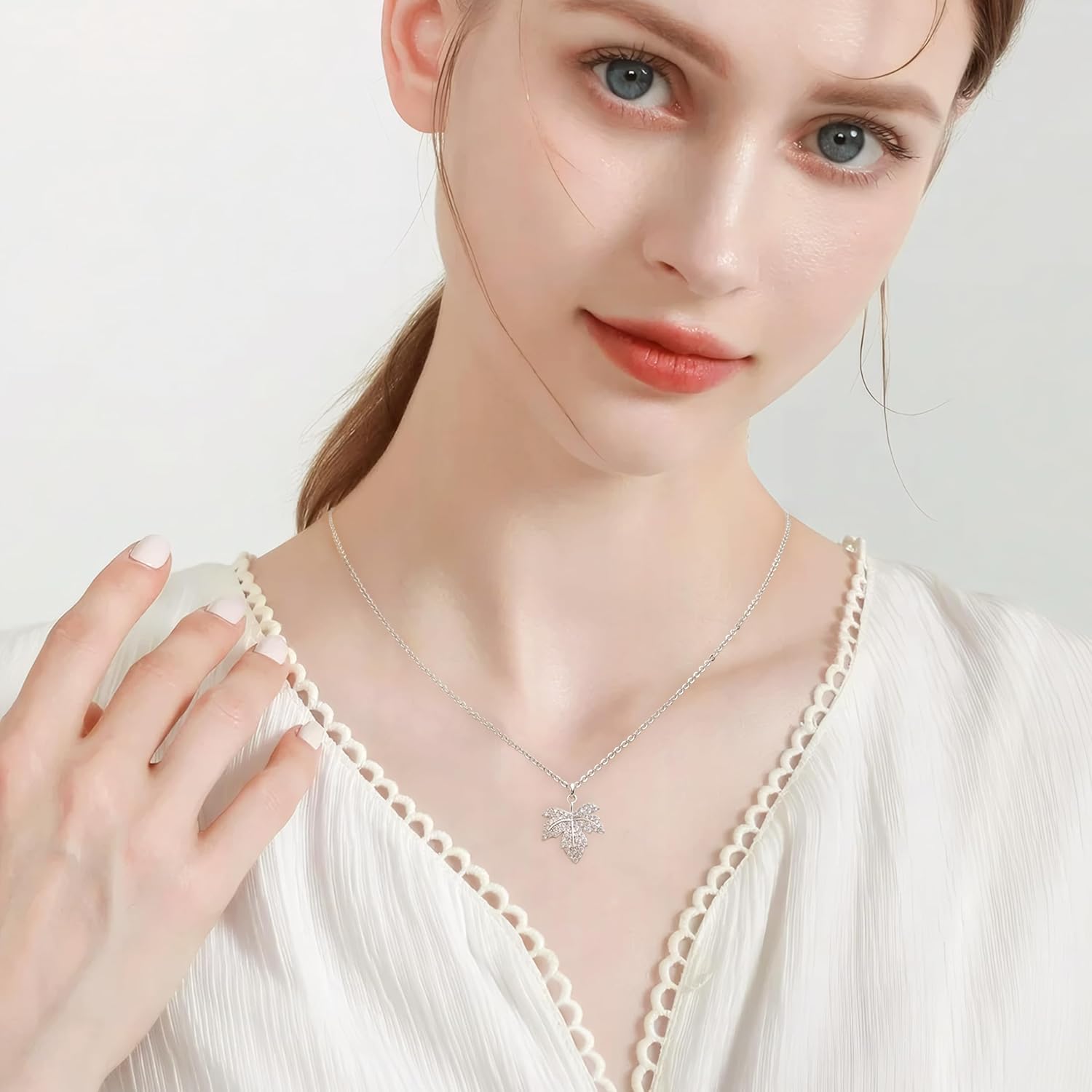 Jean Beau Gold Maple Fall Leaf Pendant Necklaces for Women, Dainty Rhinestone Dangle Necklace Wedding Prom Autumn Thanksgiving Accessories Fashion Jewelry Gifts - Image 2