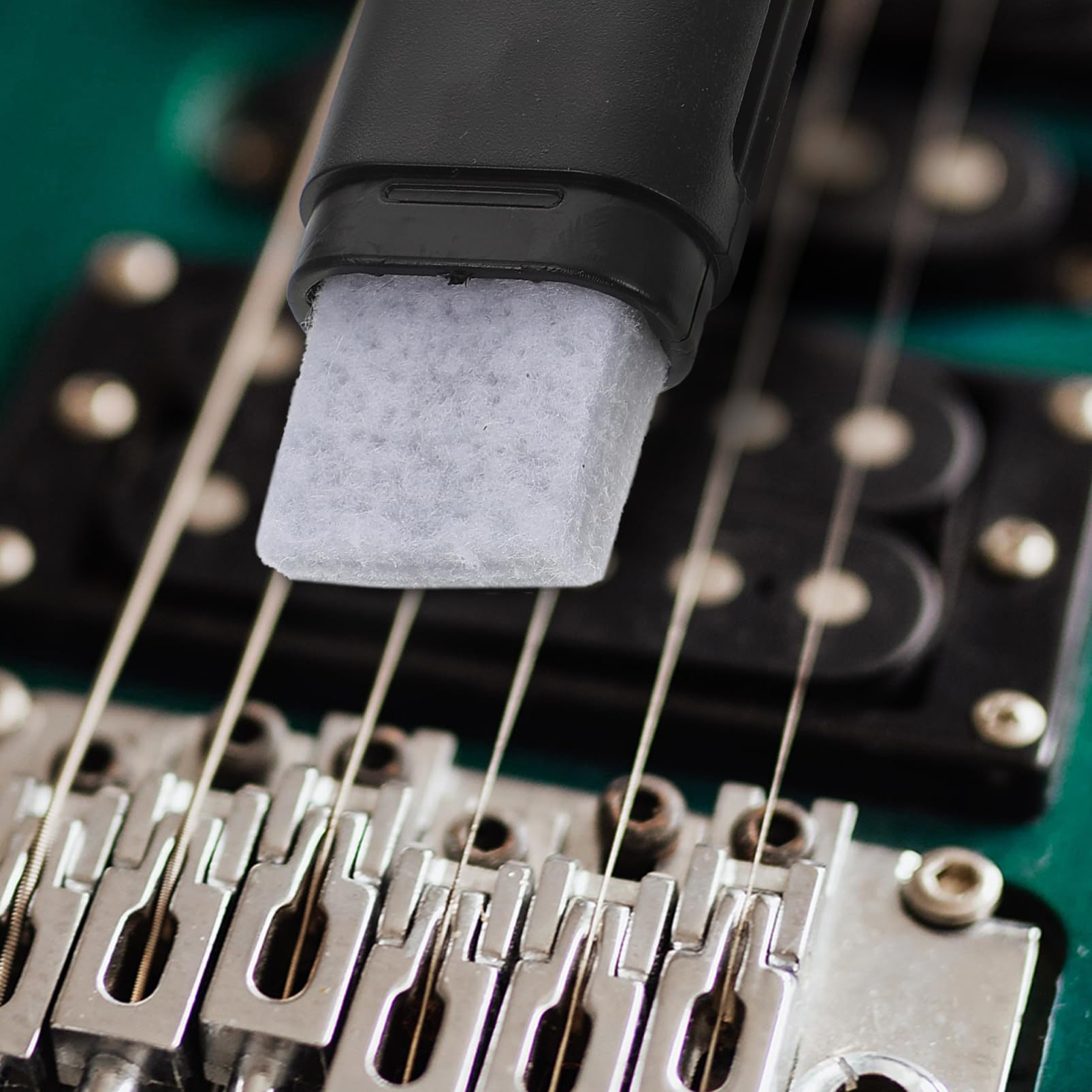 Kit de Reparación de Guitarra 72 Piezas para Mantenimiento | Abs y Acero Inoxidable, Paño de Algodón Incluido, Bolsa de Almacenamiento, Formato Portátil Color Aleatorio
