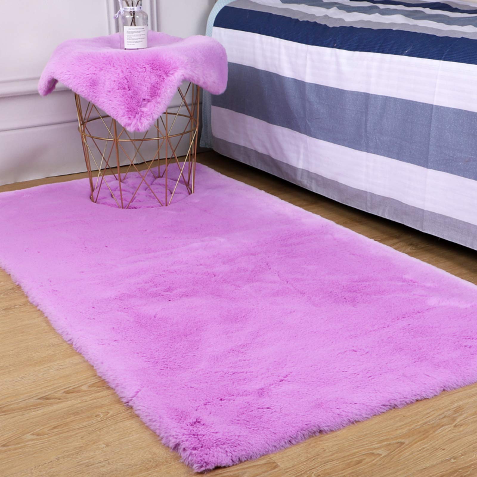Tapis épais à poils longs en fausse fourrure de lapin pour salle de jeux, chambre à coucher et salon Violet 80 x 160 cm / 31x63in