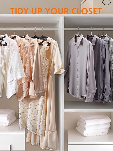 Miniatura 8 de HOUSE DAY Perchas de terciopelo negro, paquete de 60 perchas de fieltro de lujo antideslizantes, perchas negras que ahorran espacio, colgador