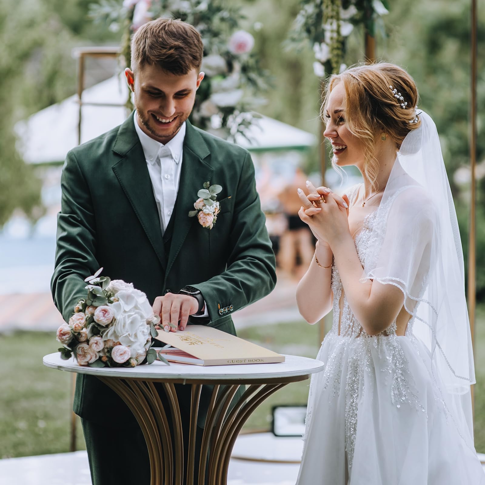 Gästebuch Hochzeit für Ihren Hochzeitsempfang - BVSSX Edles Gästebuch mit Tischschild zum Einloggen und Hinzufügen von Polaroid-Fotos - Das Hochzeits- oder Babyparty-Gästebuch für den besonderen Tag
