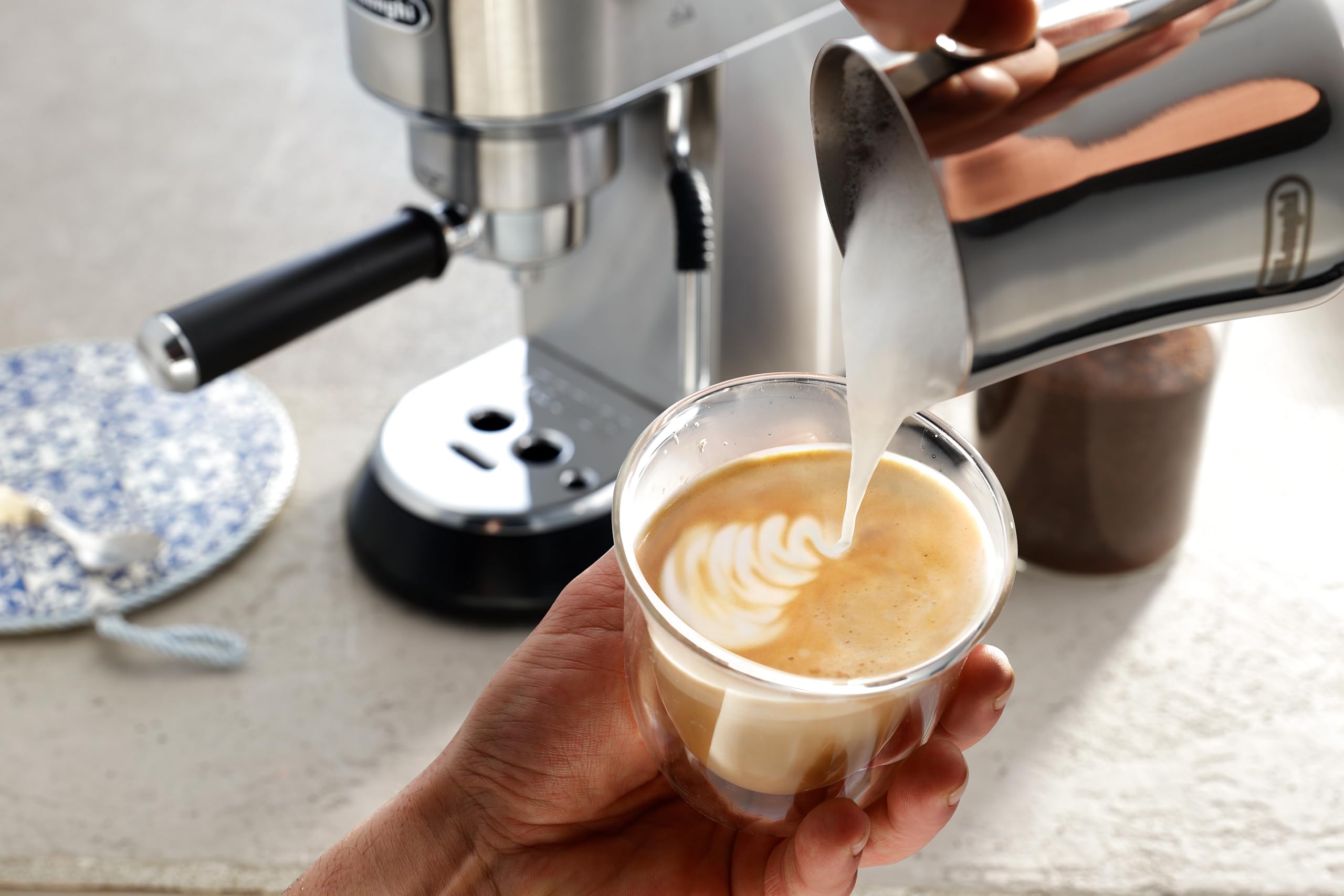 DeLonghi MAGNIFICA S エスプレッソマシン ミルクジャグ付き DeLonghi MAGNIFICA S エスプレッソマシン ミルクジャグ付き