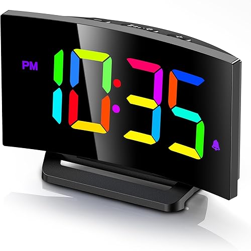 GOLOZA Reloj despertador digital para dormitorios, reloj digital con diseño curvado moderno, pantalla RGB de 6 colores, 5 niveles de brillo+apagado,