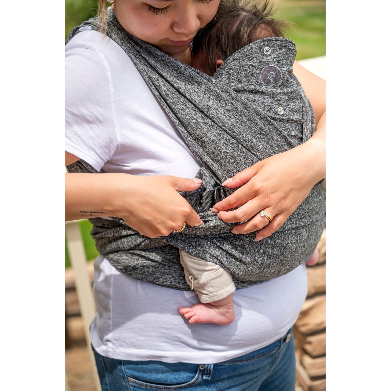 Chicco Boppy ComfyFit Evolution Ergonomic Baby Carrier Backpack for Newborns and Children up to 15 kg, Comfortable and Easy to Use, Adjustable, Head and Neck Holder, Grey