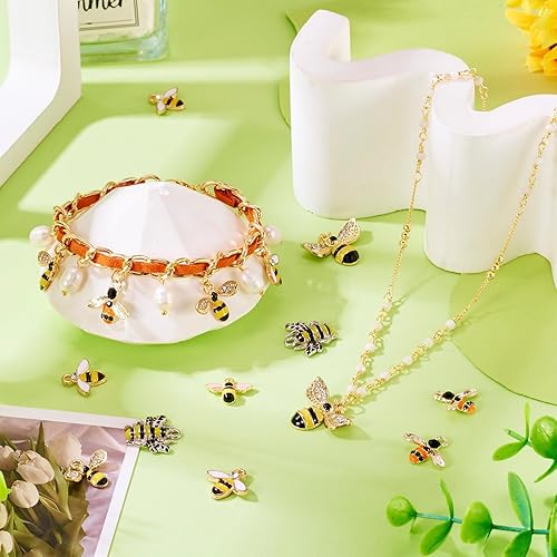 Vista 184 de Cheriswelry 30 dijes de aleación de cono de pino y ardilla, chapados en oro claro, con forma de cono de pino y ardilla, adornos colgantes de 0.47 a