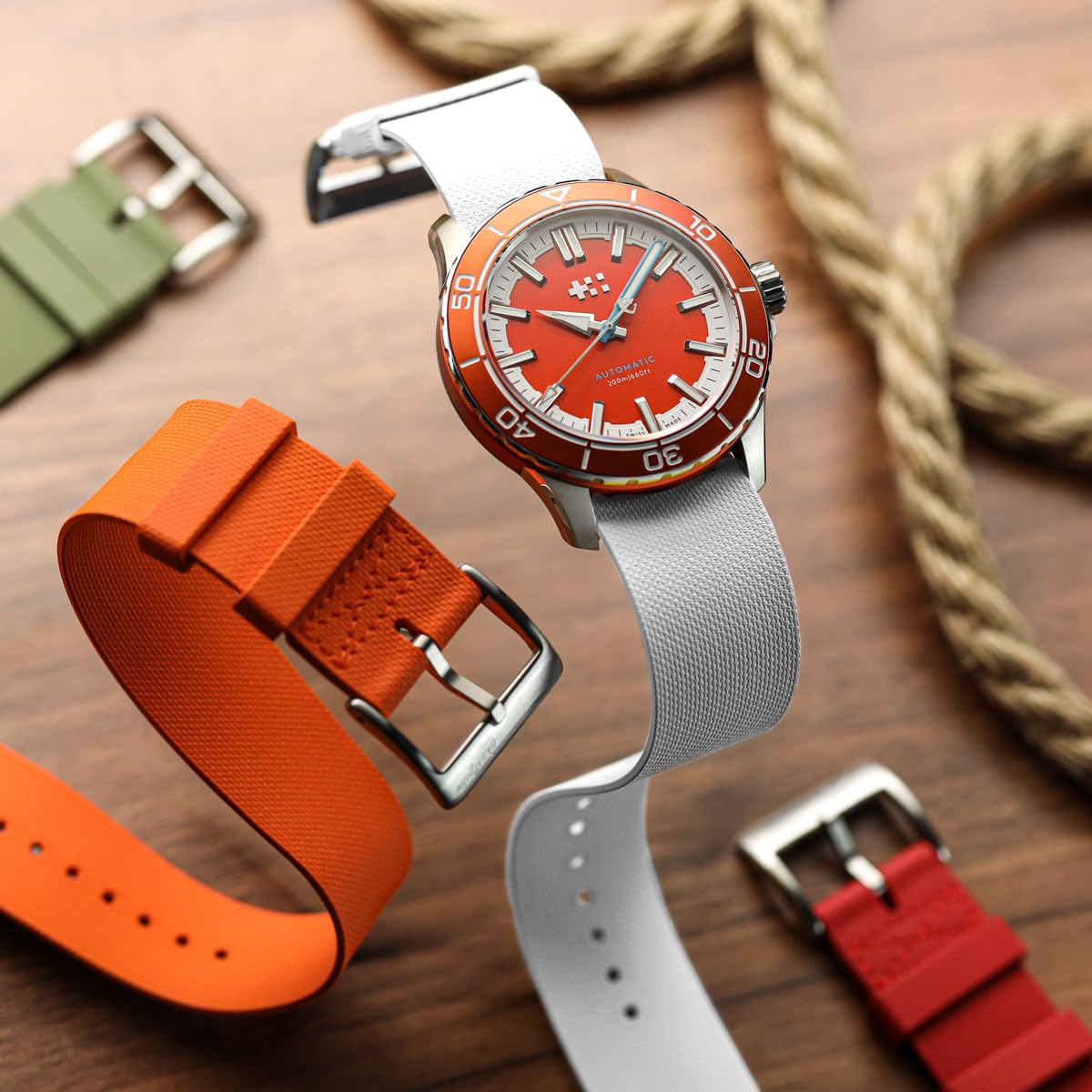 WatchGecko TidalPass Bracelet de montre militaire britannique FKM en caoutchouc, étanche, polyvalent et élégant, peut être porté de 2 façons