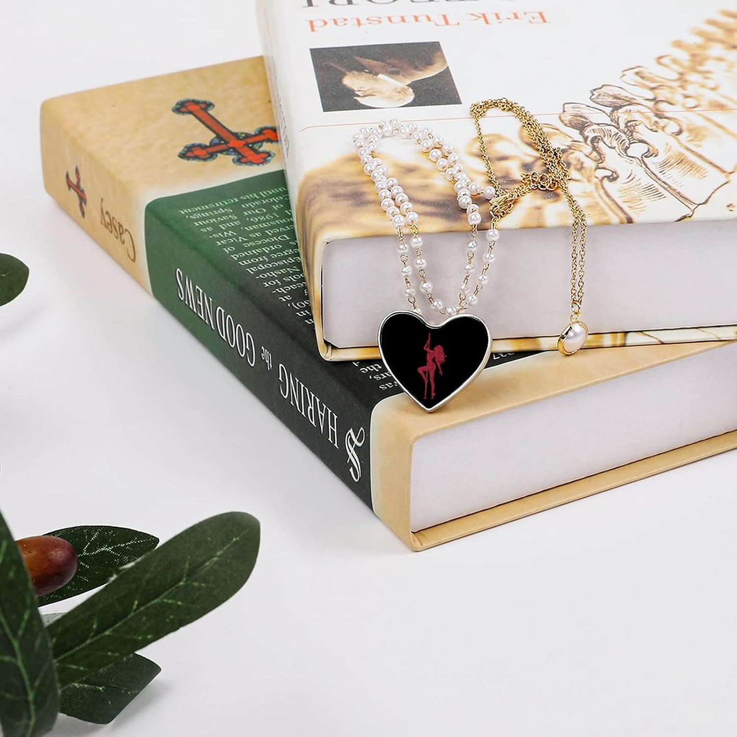 Pole Dancing Girl Brooch Heart Pins Badge Stylish Collar Pin for Clothing Bag Jacket Accessories