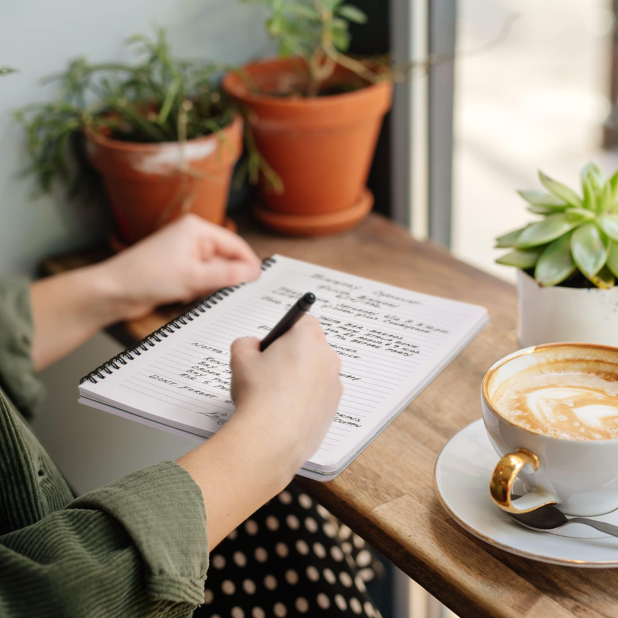 審美的 スパイラルノート ジャーナル 女性用 - かわいいダークグリーン 10.5インチ x 8.5インチ カレッジ罫線ノート 大きなポケットと罫線入りページ - 整理して仕事や学校での生産性を向上するのに最適