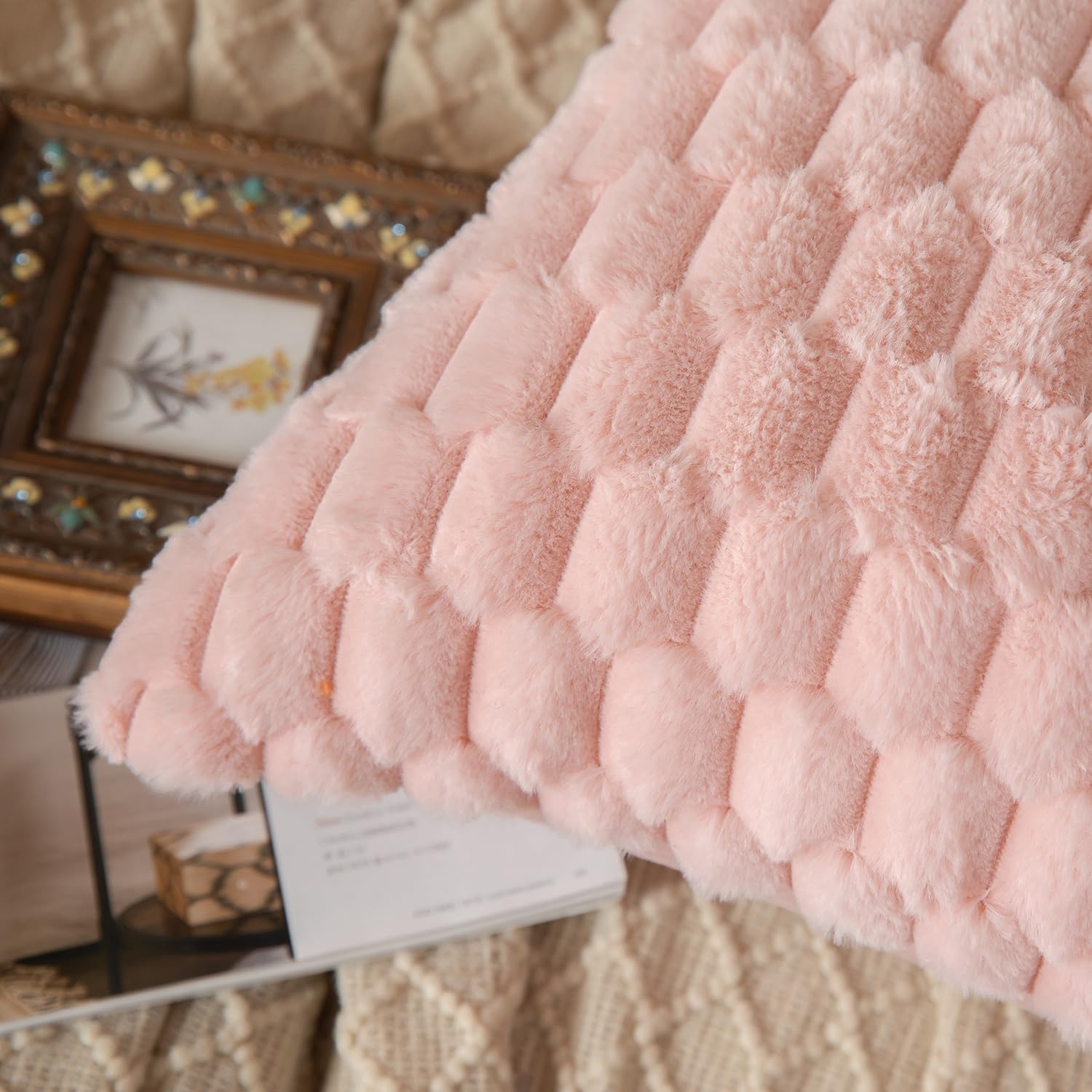 Mandioo Pack of 2 Pink Super Soft Plush Decorative Cushion Covers 26x26 inch 65x65 cm Wool Velvet Throw Pillow Covers cases Faux Fur fluffy Couch Sofa Bed Livingroom - Image 4