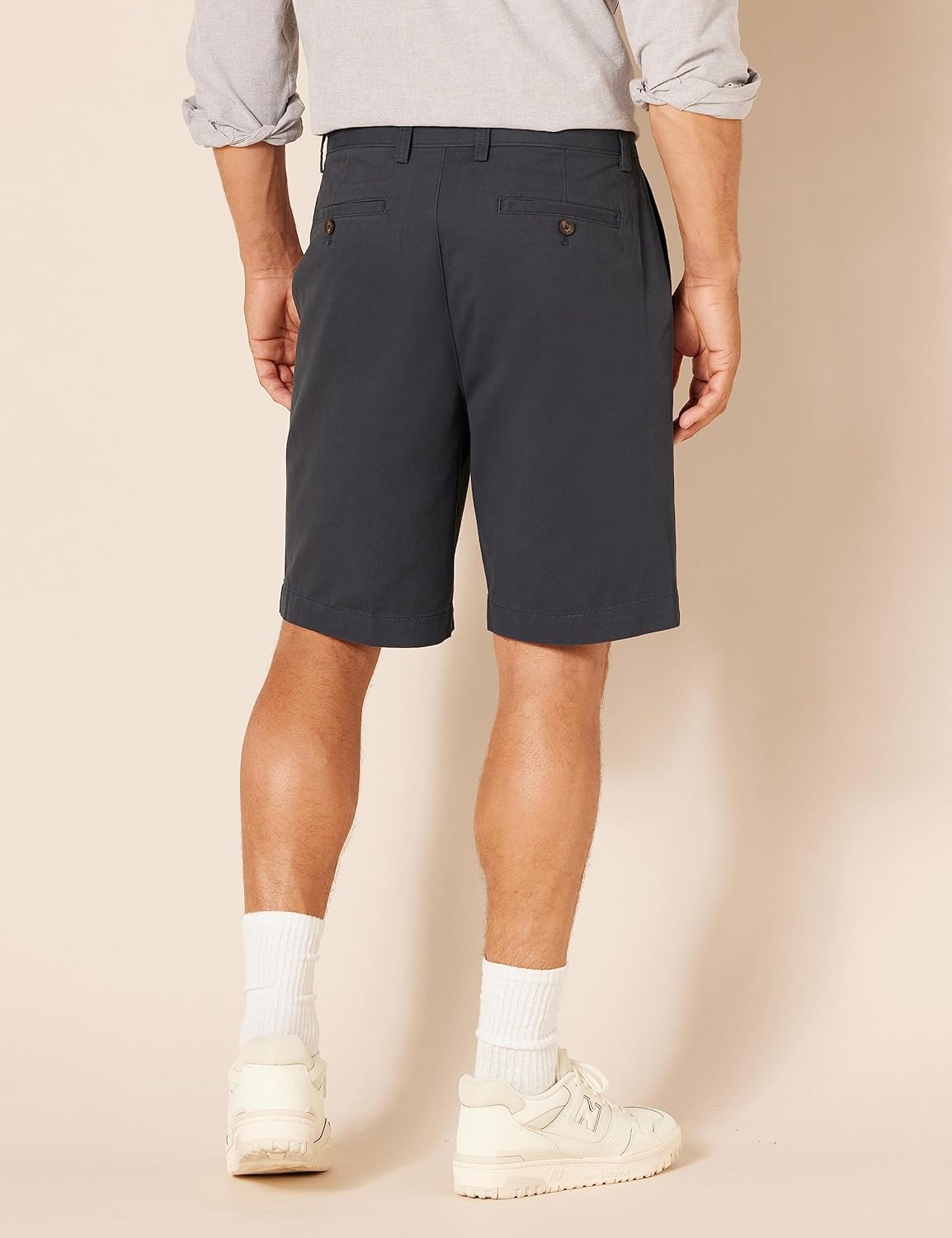 Amazon Essentials Men's Classic-Fit 9" Chino Shorts - Image 2
