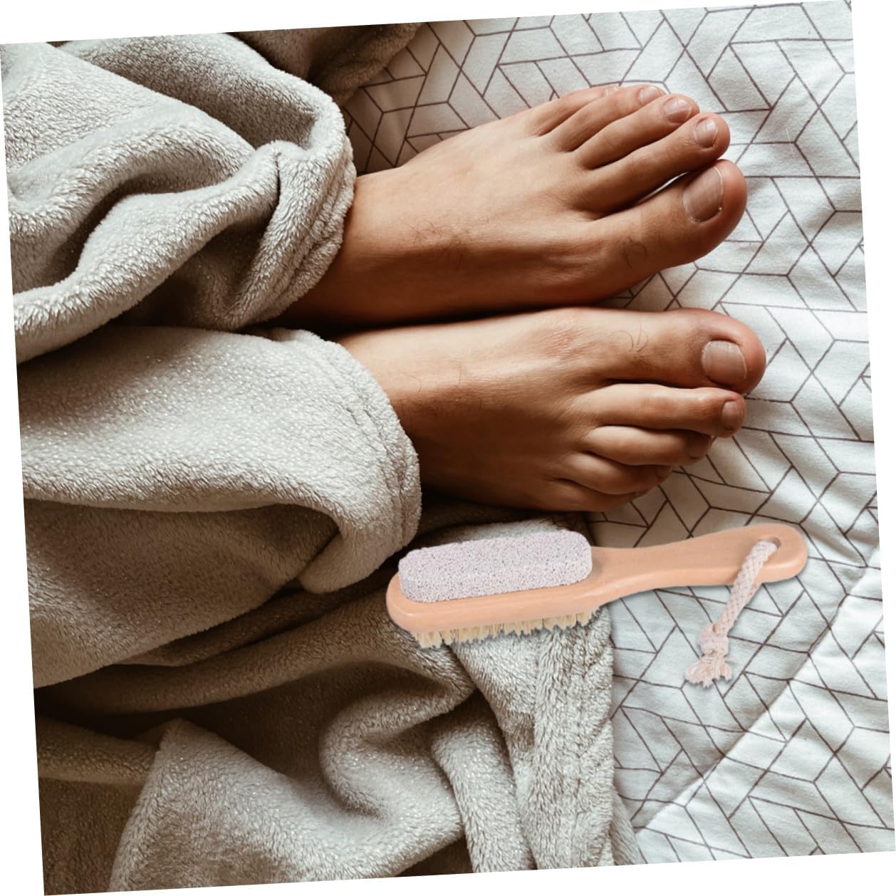 SOLUSTRE 3pcs Dual-Sided Foot Scraper with Wood Handle and Pumice Stone Foot Care Tools for Exfoliating Dead Skin and Calluses