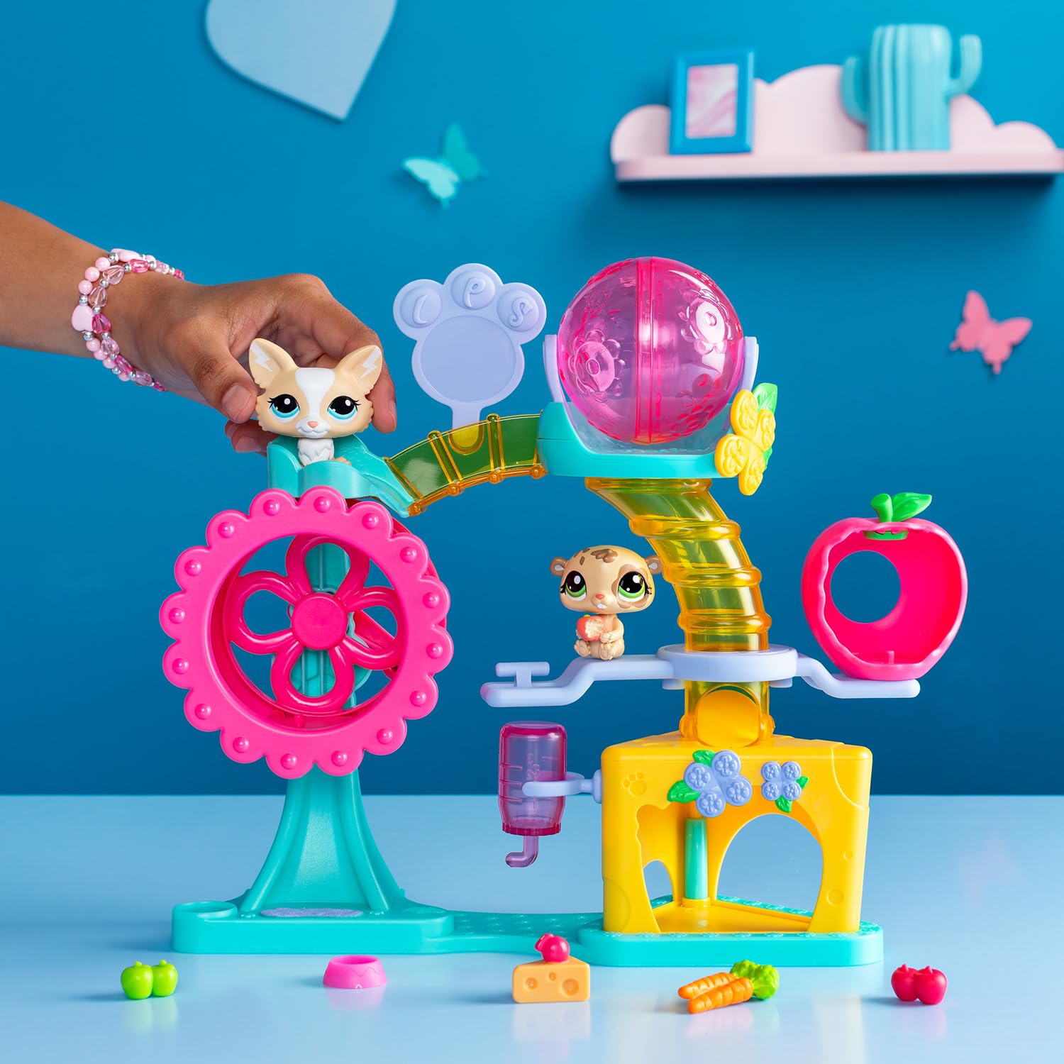 BANDAI Littlest Pet Shop, Czas zabawy Playset, mobilne głowy, Gen 7 (zwierzęta domowe #69 i #68 Ekskluzywne zwierzęta do zabawy), dla dzieci od 4 lat, BF00519 wielokolorowy