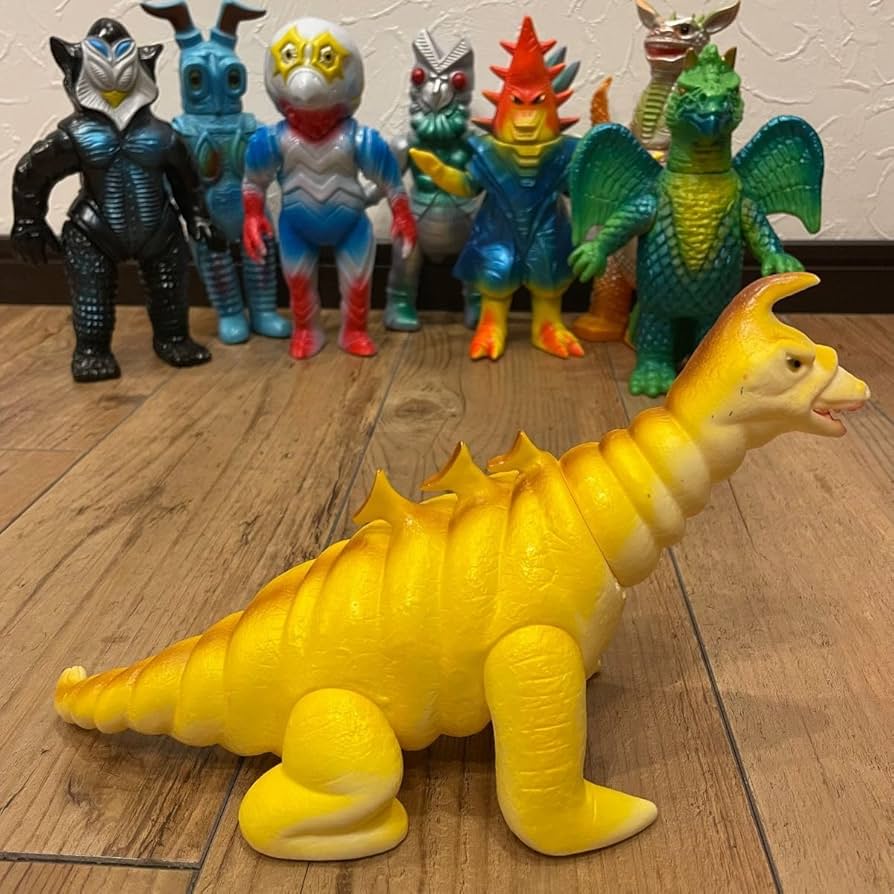 当時もの　ブルマァク　ソフビ　ゴルドン（ウルトラマン） Amazon.co.jp: ゴルドン ブルマァク ソフビ 黄金怪獣 ウルト