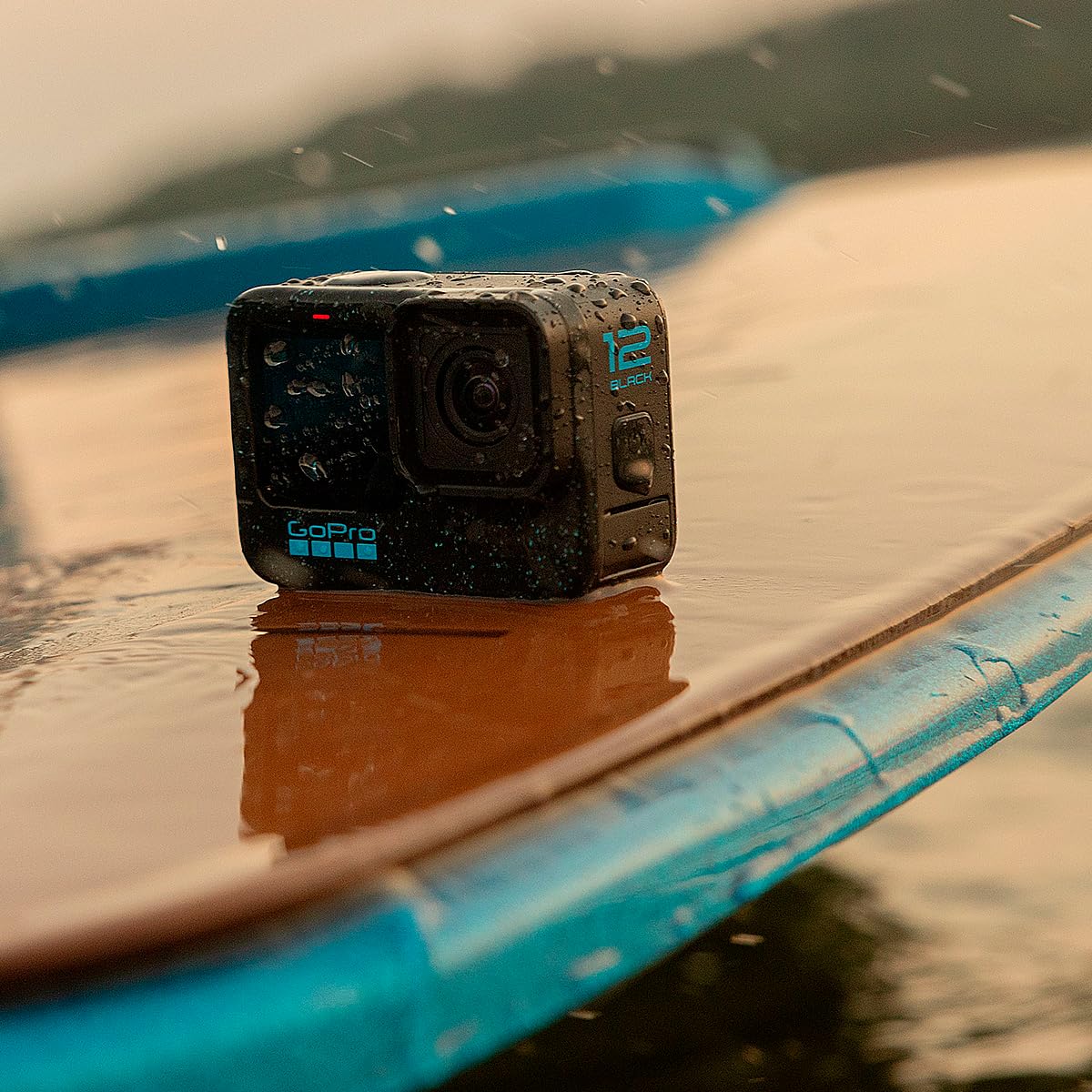 GoPro HERO12 Black – wasserdichte Action-Kamera mit 5,3K60 Ultra HD-Video, 27 MP Fotos, HDR, 1/1,9-Zoll-Bildsensor, Live-Streaming, Webcam, Stabilisierung (Generalüberholt)