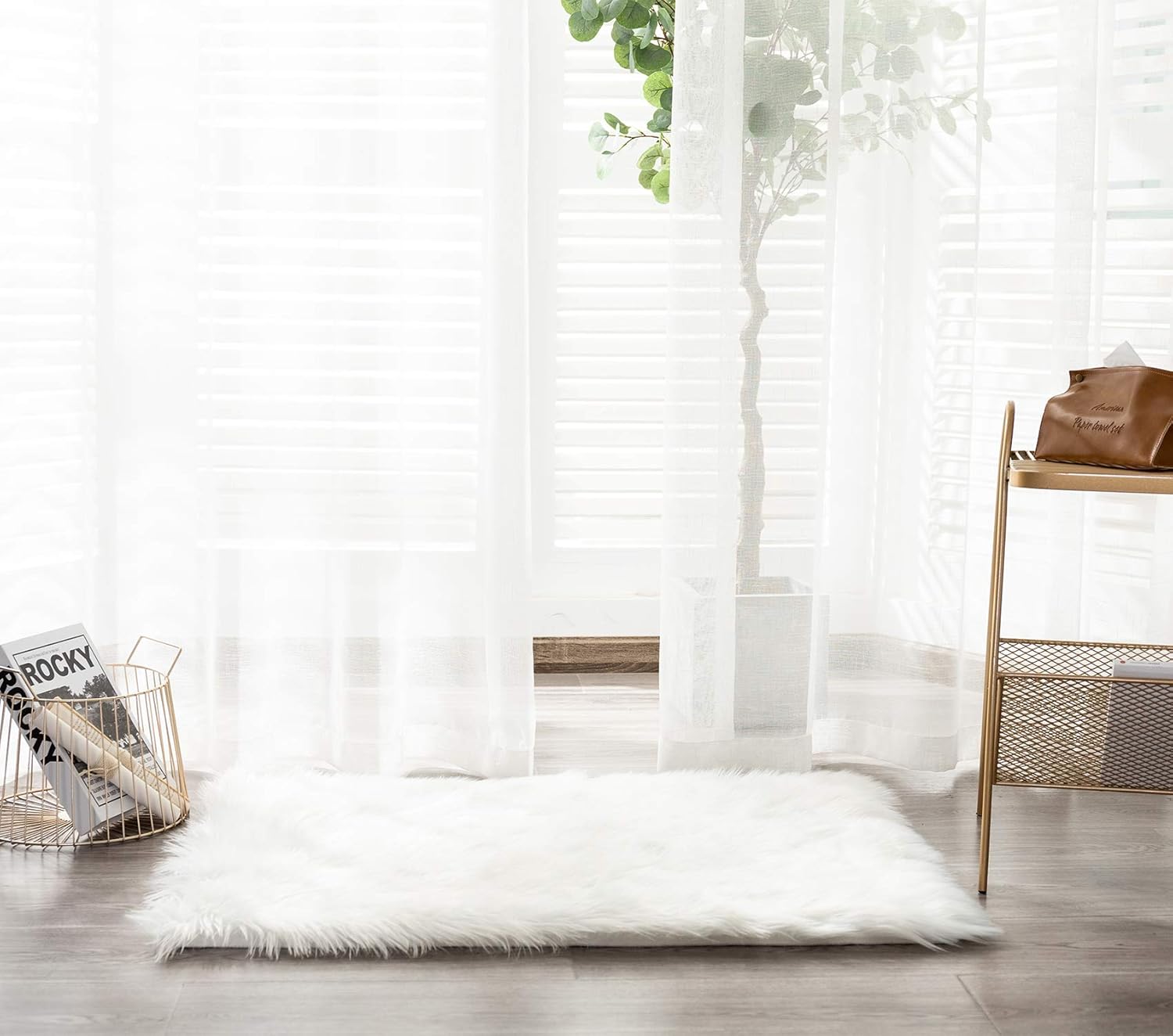 Ultra Soft Faux Fur Area Rugs, 2 x 3.3 Feet White Fluffy Rectangle Carpet, Plush Modern Indoor Non-Slip Floor Mat for Children Bedroom Living Room Home Decor (2 x 3.3 ft, White)