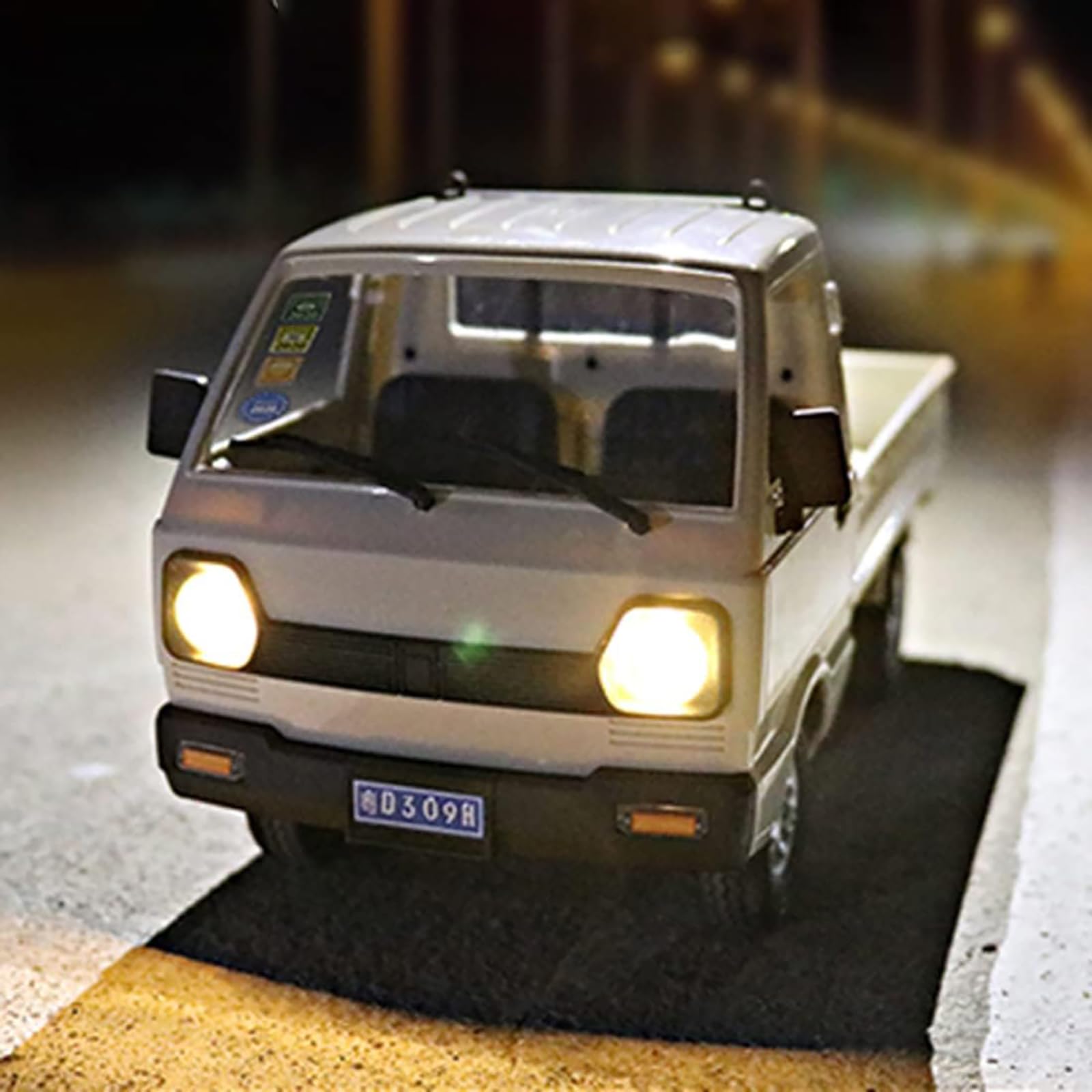 D12 1:16 Mini RC Car, zdalnie sterowana ciężarówka 2.4G 4CH Drift High Speed Climbing Truck ze szczotkowanym silnikiem i oświetleniem LED RTR dla dorosłych