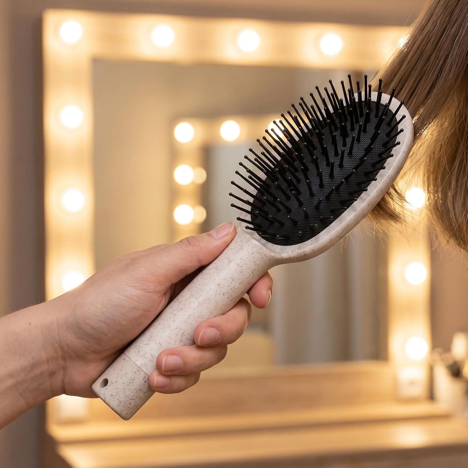 2pcs Portable Hair Brush Money Hider with Hidden Compartment for Jewelry and Cash, Lightweight Abs Secret Storage for Daily Use and Beach Travel, Secure Concealed Design image 5