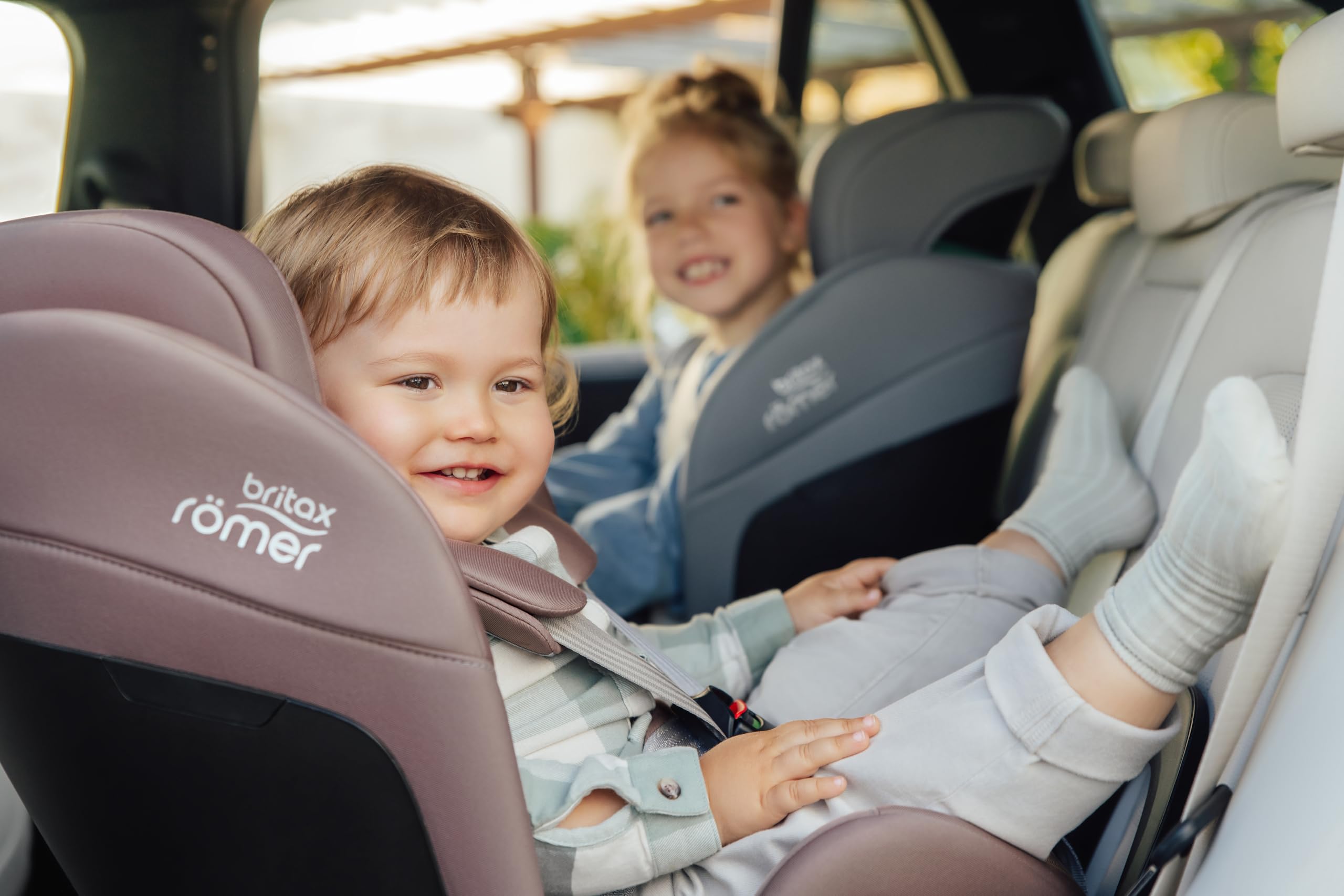 Seggiolino auto Britax Römer RIDER, per bambini da 40 a 125 cm (i-Size) con ISOFIX e gamba di supporto, nascita - 7 anni, Midnight Grey