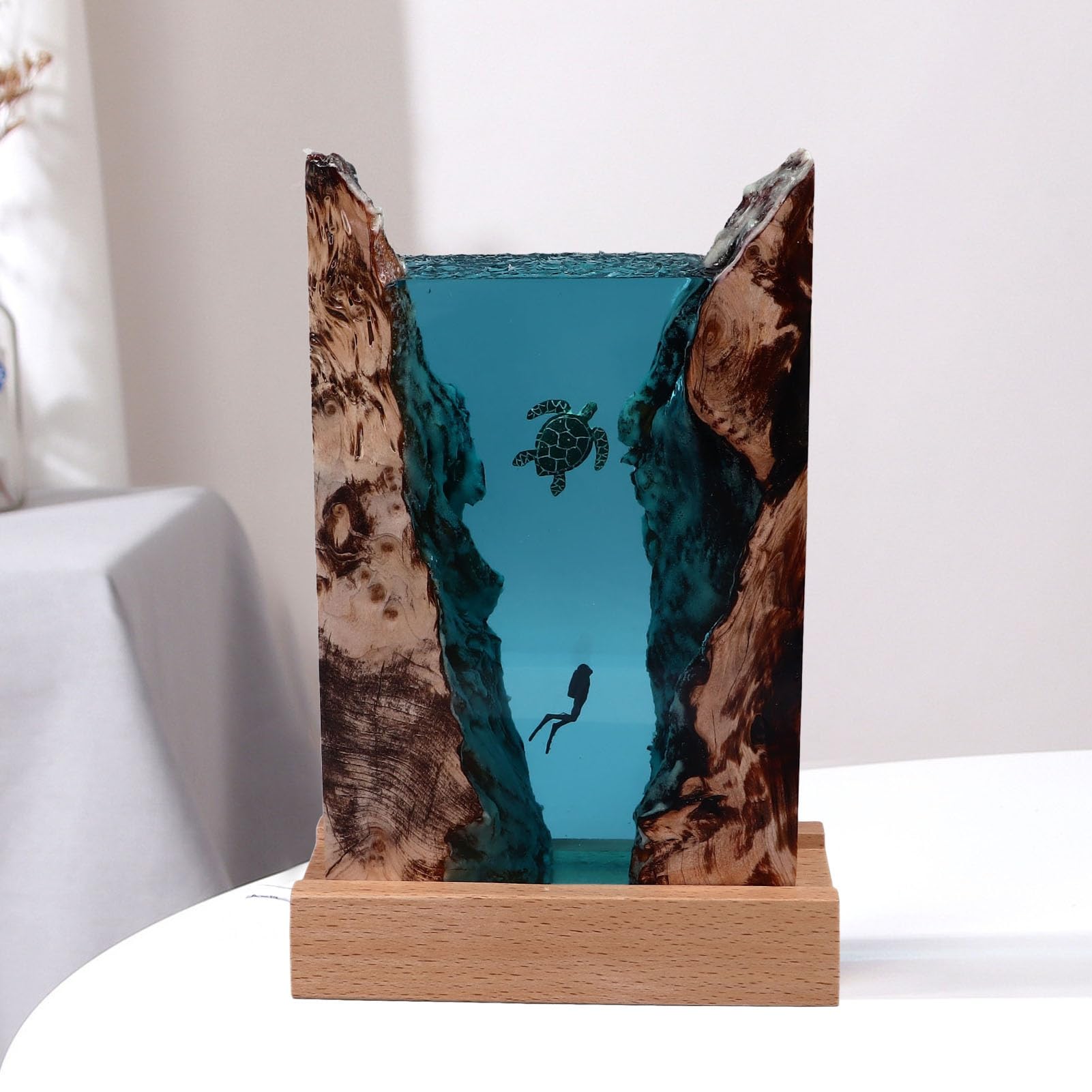 YWBL-WH Luce Notturna in Resina Lampada da Tavolo a LED Oceano Base in Legno Massello Alimentata Tramite USB 5V Design Traslucido a Grotta Bagliore a Risparmio Energetico per Scrivania da Camera da