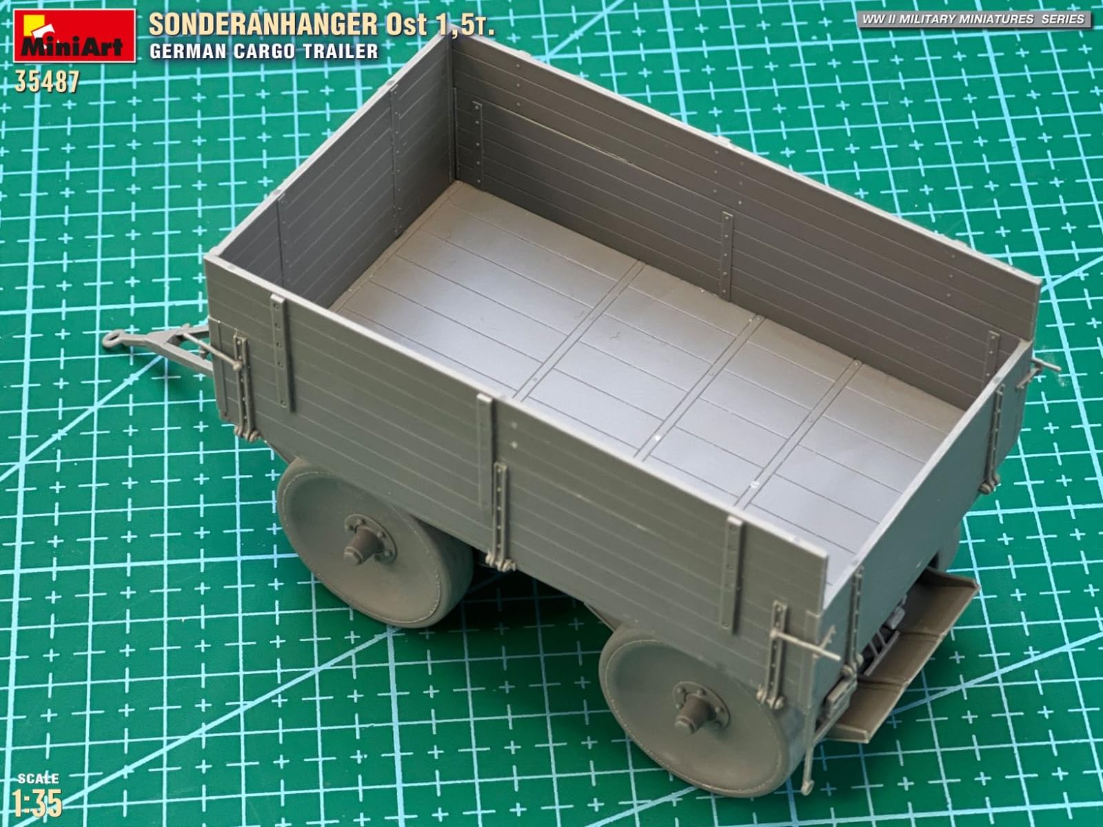 Miniart 1:35 - Sonderanhager Ost 1,5t deutscher Frachtanhänger