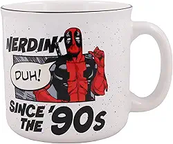 Silver Buffalo Caneca de cerâmica Marvel Deadpool Nerdin Since the 90s Camper, 590 ml