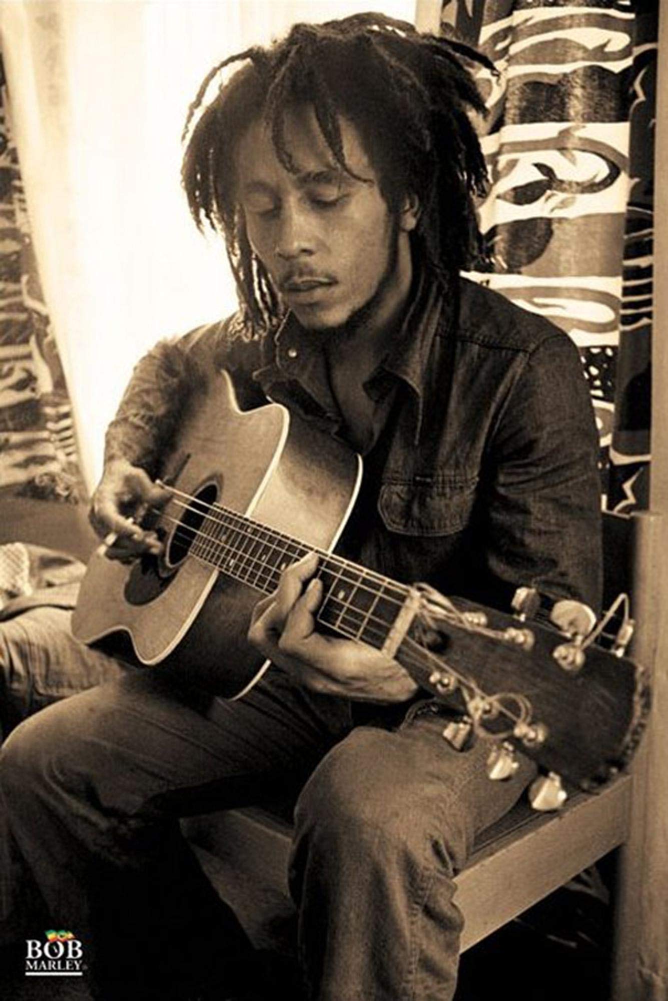 Bob Marley Poster with guitar (61cm x 91,5cm) + a surprise poster!