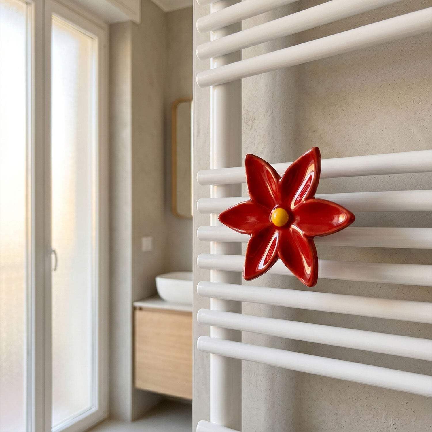 Fiore di Ninfea Appendino in Ceramica Rosso per Radiatore e Muro - Gancio Portasciugamani per Scaldasalviette e Termoarredo - Design Artigianale Italiano