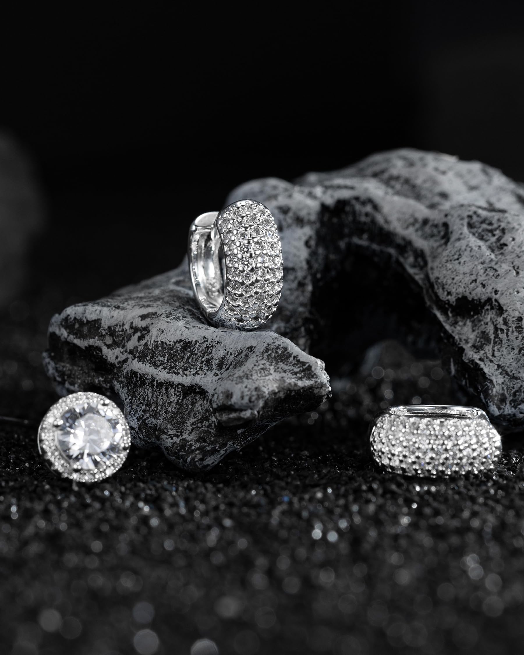 HANLI 2 Paia Orecchini Uomo Cerchio Diamante Argento 925 e Zirconi Cubici Anallergici Leggeri Trendy Gioielli di Moda per le Uomo