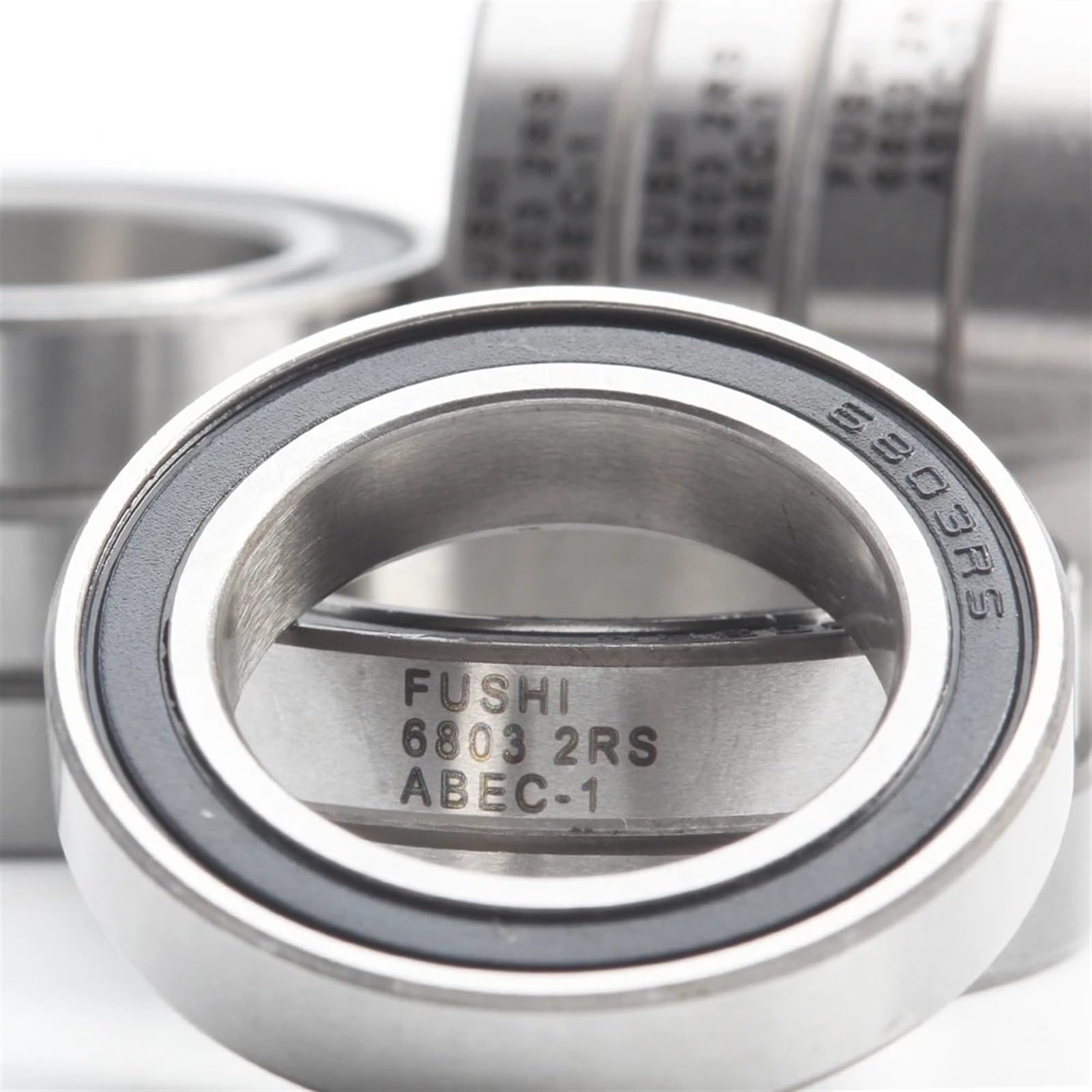 Rodamientos de bolas 6803 RS de 17 mm para renovar el eje de tu bicicleta de ruta 4