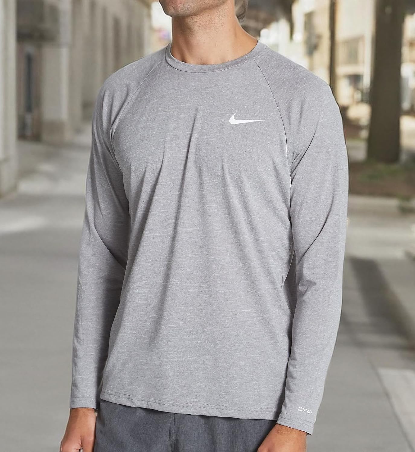 Nike Men's Standard Long Sleeve Hydrogua | 