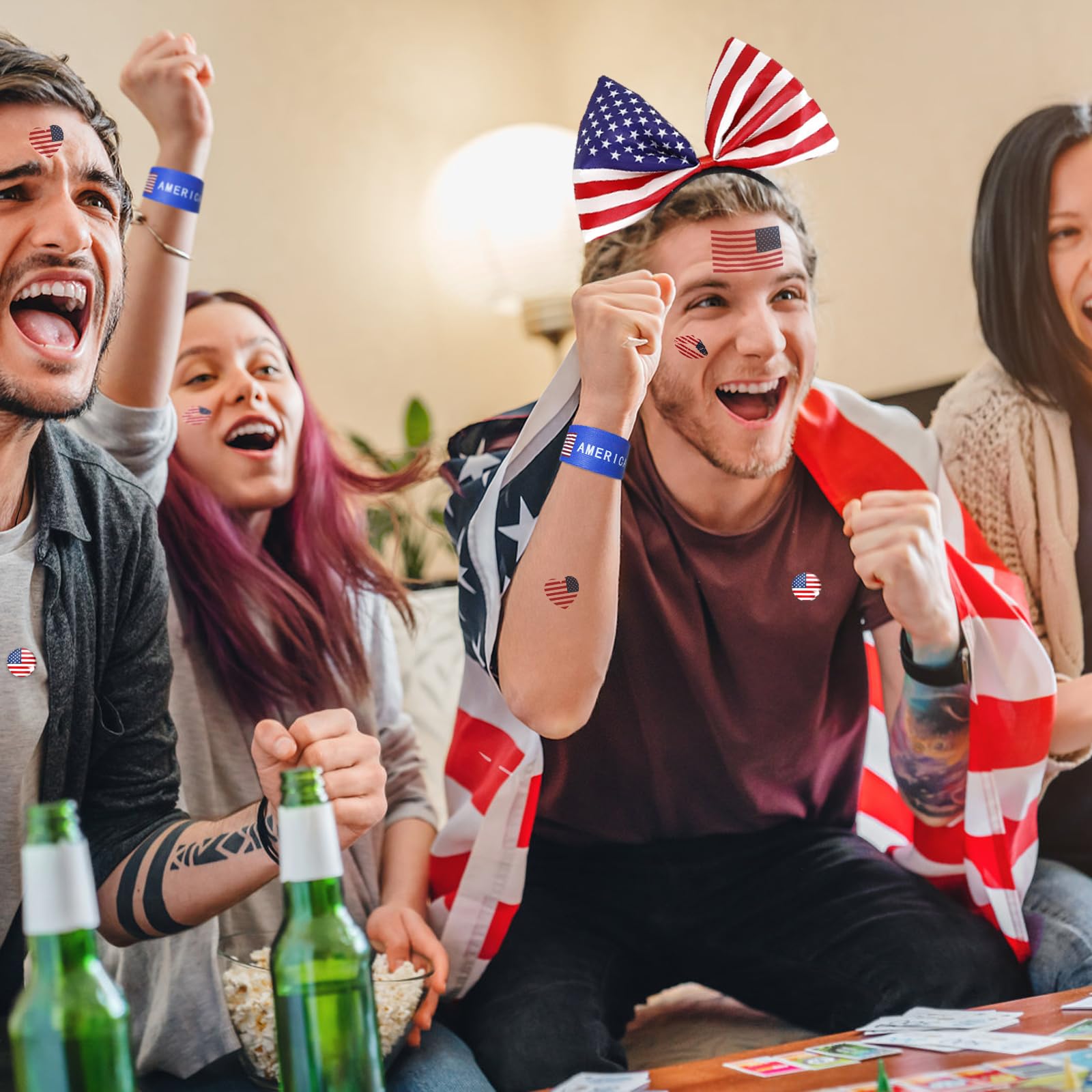 Bekecidi Set di 15 pezzi di accessori per fan della Coppa del mondo di calcio 2026 USA, braccialetti a schiaffo, tatuaggi, fischietti, bandiere, pompon, fasce per capelli, spille per feste di calcio