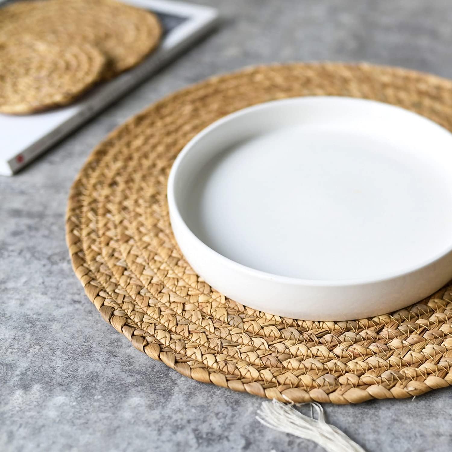 CY SISTERS 14 Inch Woven Placemats Round Placemats Set of 4 Wicker Placemats Circle Placemats Farmhouse Heat Resistant Place Mats Indoor Set Rustic Boho Placemats for Dining Table Set of 4 : Home & Kitchen