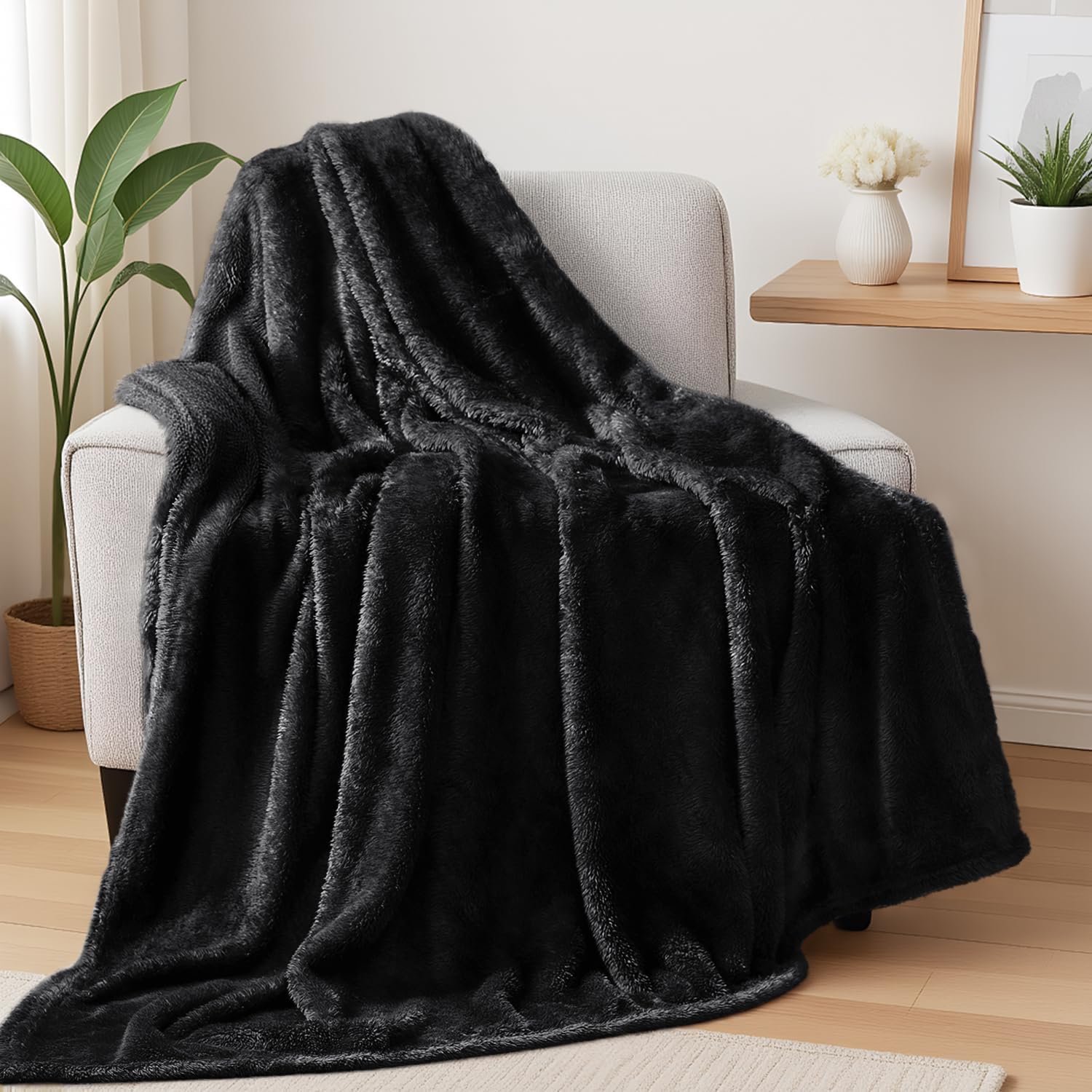 Exclusivo Mezcla Fuzzy Large Fleece Throw Blanket for Couch, Black | 50x70 Inches, Super Soft and Cozy Throw, Plush Fluffy Blanket for Sofa, Bed, Bedroom, Home Decor, All Season