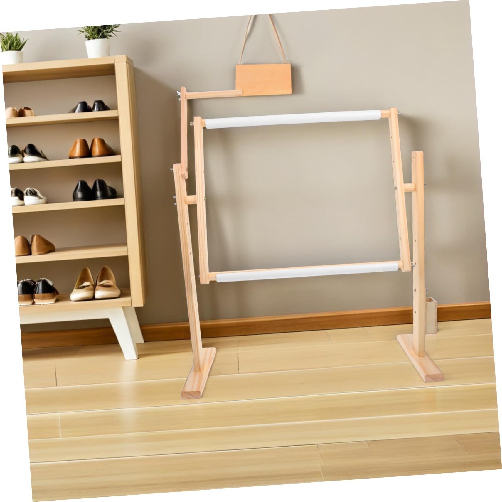Bastidor de Bordado de Madera Ajustable y Giratorio 360° | 1 Juego, Tono Beige, Diseño de Altura Regulable, para Aro de Punto de Cruz en Estudios y Talleres