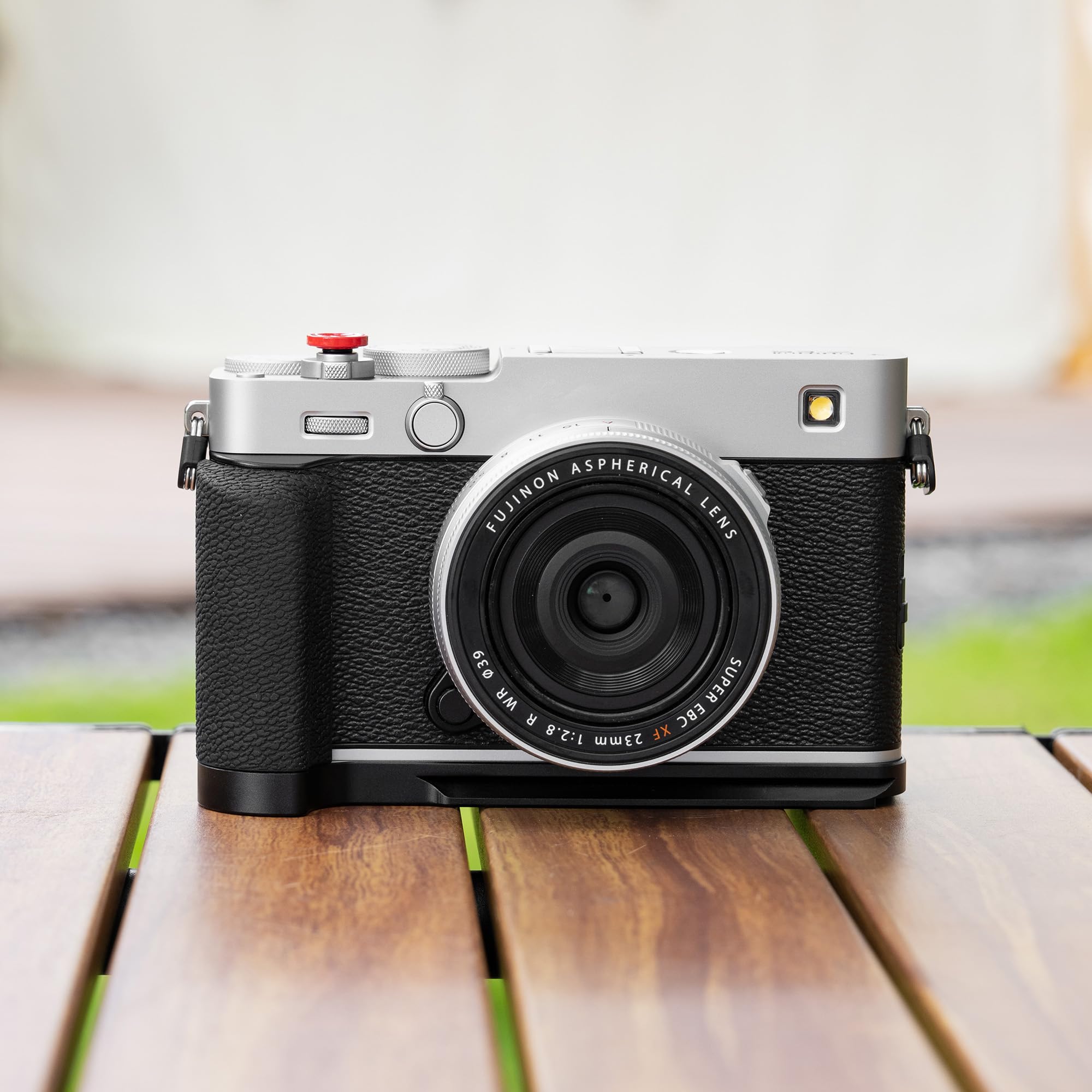 Impugnatura a L in metallo JJC con pulsante di scatto compatibile con Fujifilm X-E5, XE5, sgancio rapido per Arca, impugnatura per Peak Design Capture Camera Clip V3, slot per scheda SD integrato