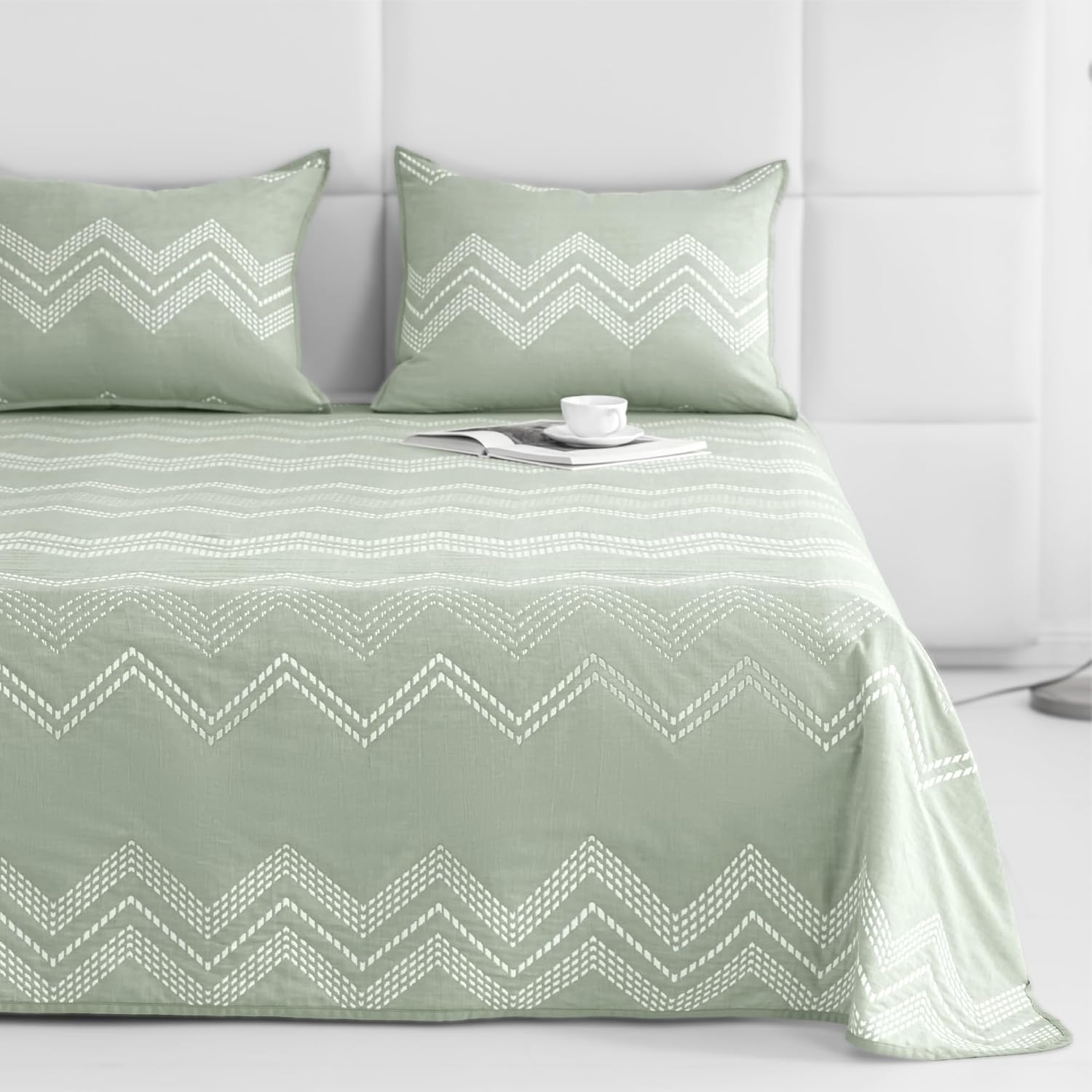 Sophia & William Woven Matelasse Coverlet King Set - Lightweight Soft Quilt Set - King Bedspread Set for All Seasons, 1 Coverlet (108×92”), 2 Pillow Shams (36×20")