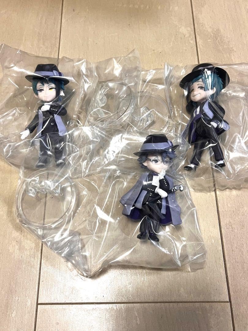 ツイステッドワンダーランド デフォルメフィギュア フロイド、アズール、ジェイド Amazon.co.jp: デフォルメフィギュア アズール ジェイド フロイド