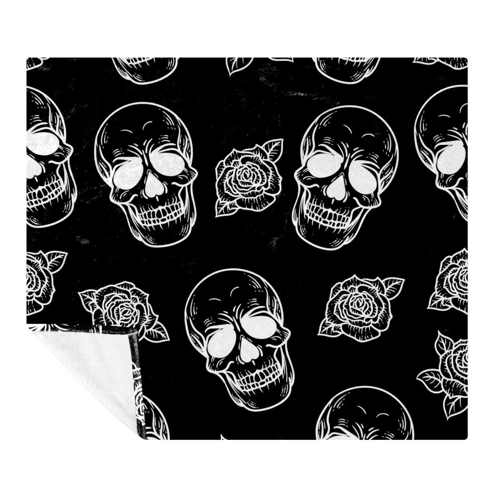 Plaid lit et canapé doux motif crâne et roses pour vos soirées cocooning