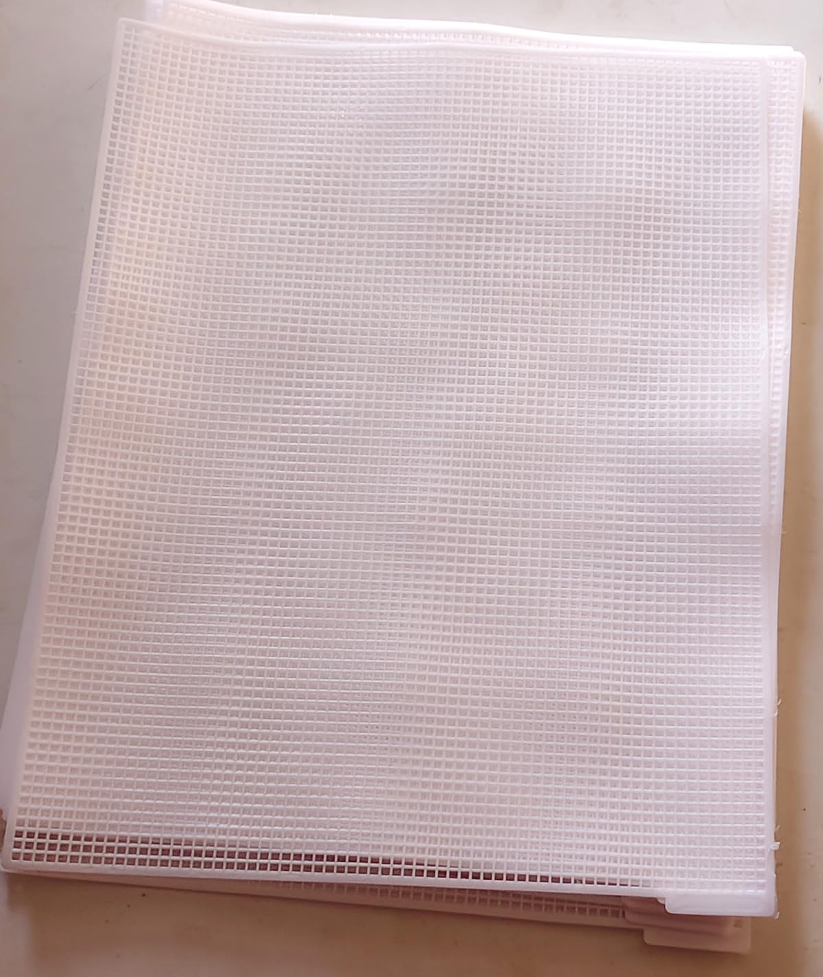 Plastic Mesh Canvas Sheets Eye Mesh Plastic Needlepoint Canvas for for Embroidery 32 x 25cm (White Colour)