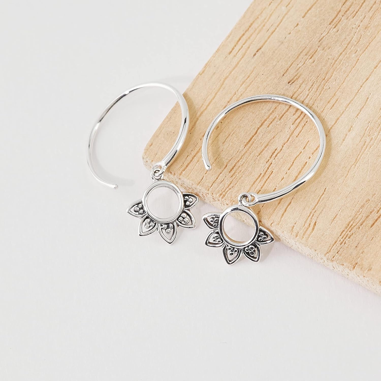 Boma Jewelry Sterling Silver Balinese Filigree Circle Pull Through Hoop Earrings - Image 3