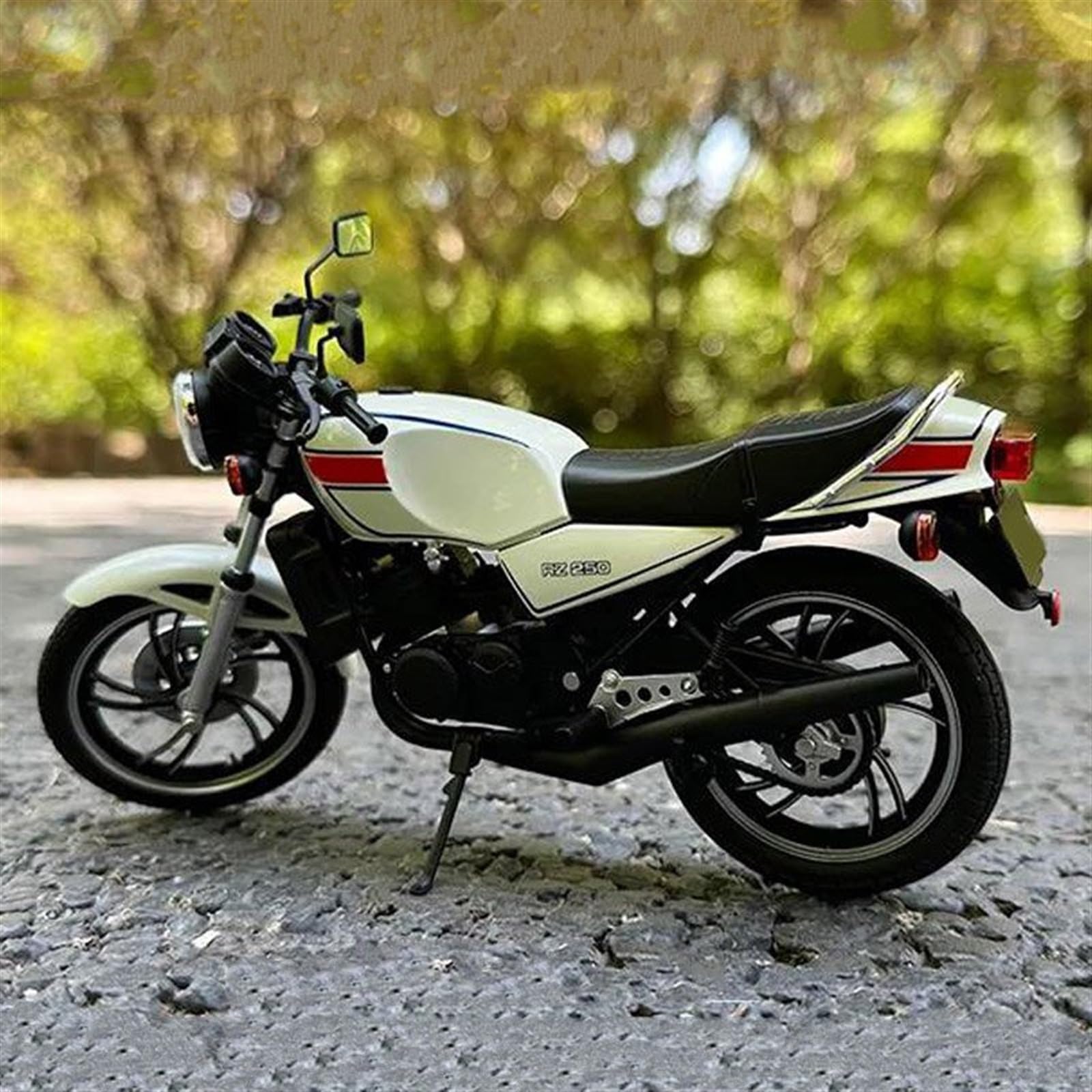 SEYXF Motorbike Toy Motorcycle Simulation Diecast Model Collection Gift 1:12 for Y-AMAHA RZ250(White)