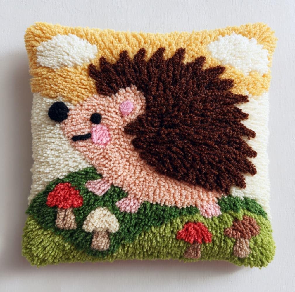 Henypt Latch Hook Pillow Craft Kit 43x43cm,Cute Hedgehog 17x17 Inch,Complete Starter Kit with Tools and Yarn for Beginners & Craft Enthusiasts
