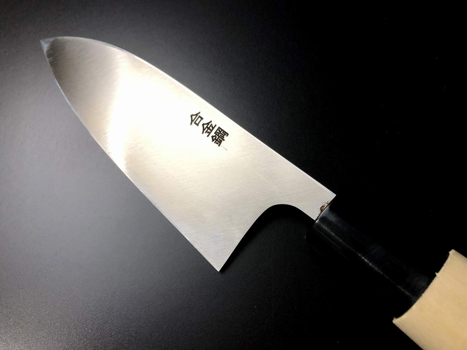 Amazon｜有次 包丁 A出刃 105mm 合金鋼 炭素鋼 築地 ARITSUGU 柄｜出刃